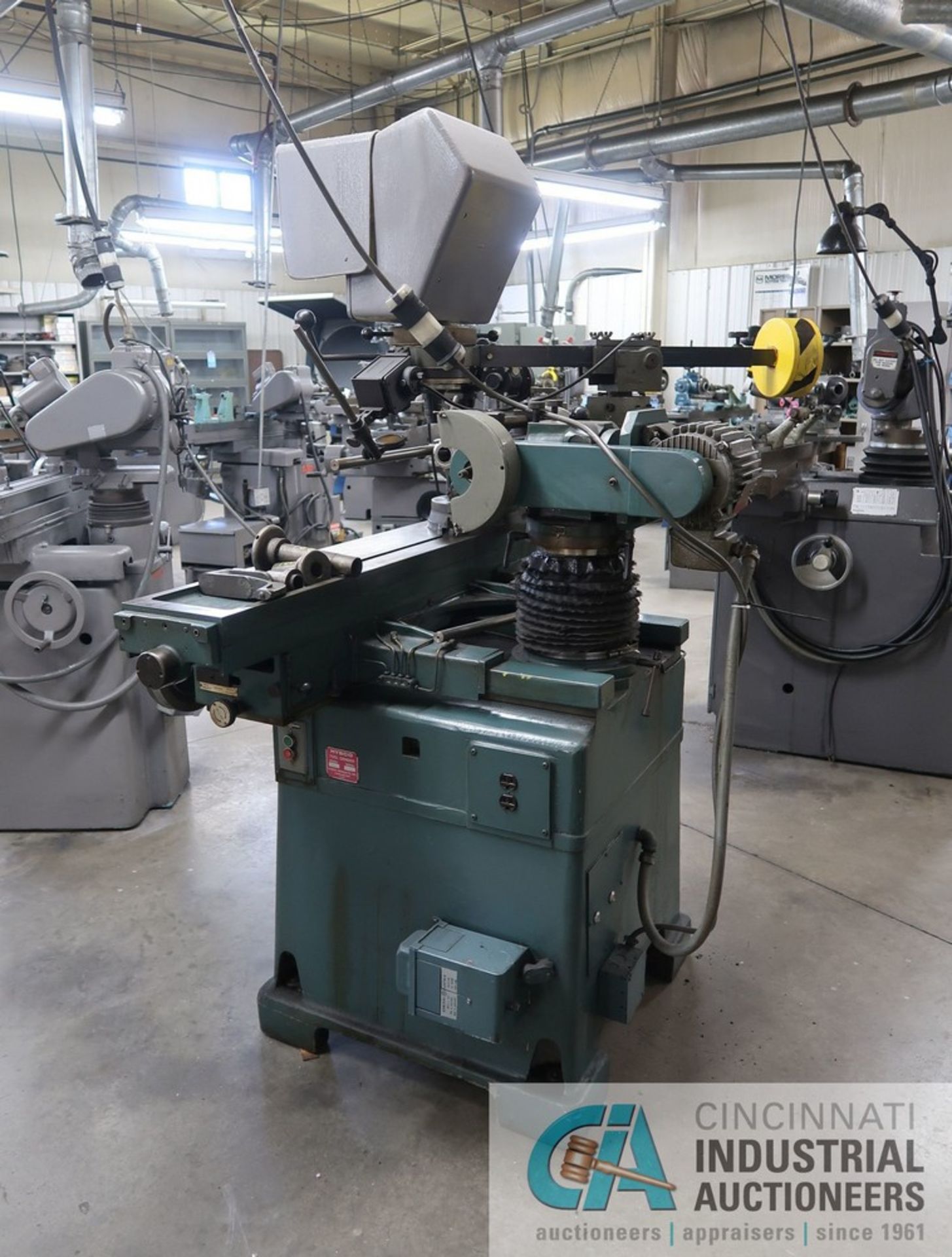 HYBCO MODEL 1900 UNIVERSAL TOOL GRINDER; S/N TG-431I, WITH HYBCO MODEL 2100-SB RELIEF GRINDER, - Image 2 of 11