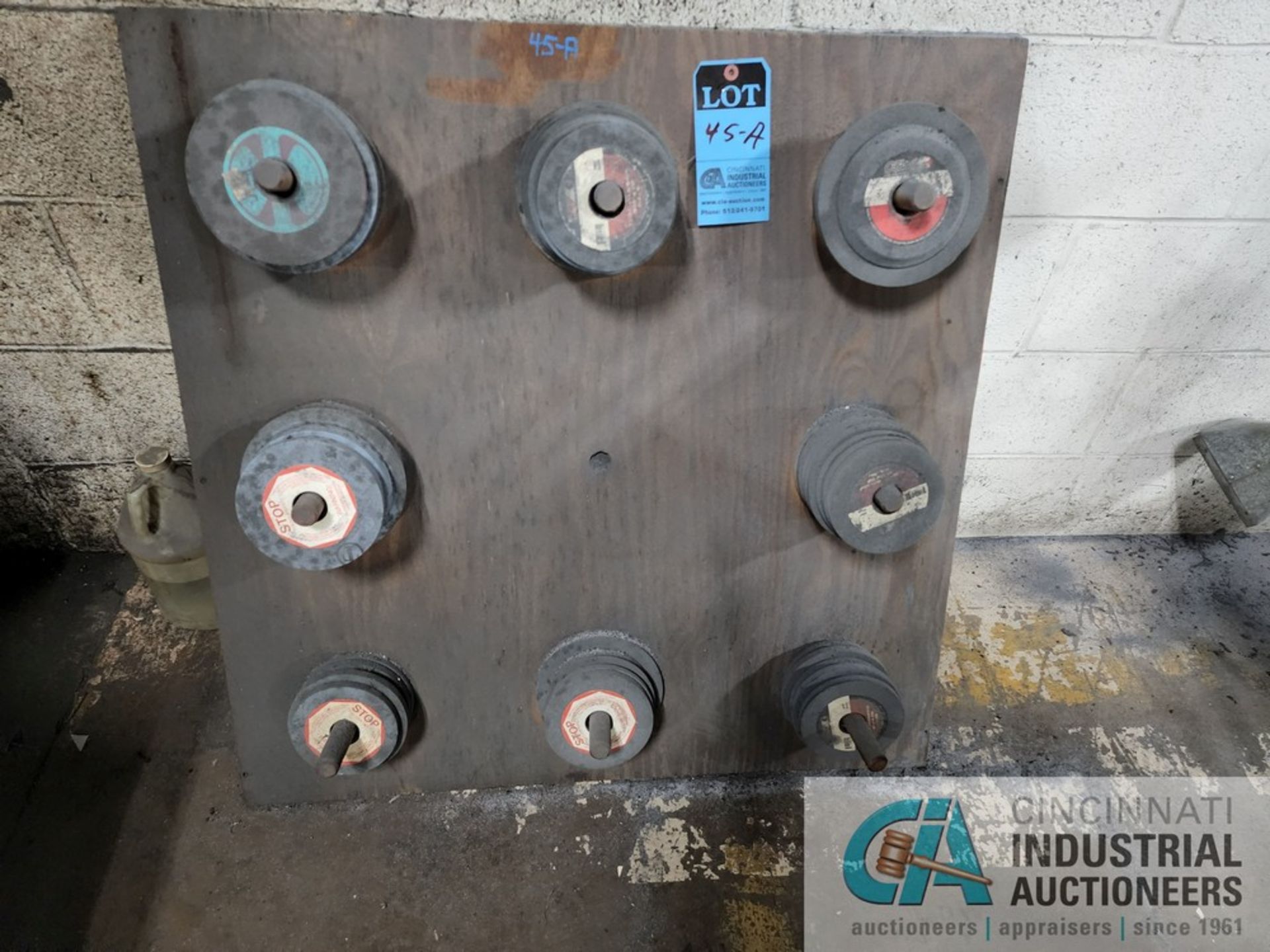 (LOT) GRINDING WHEELS