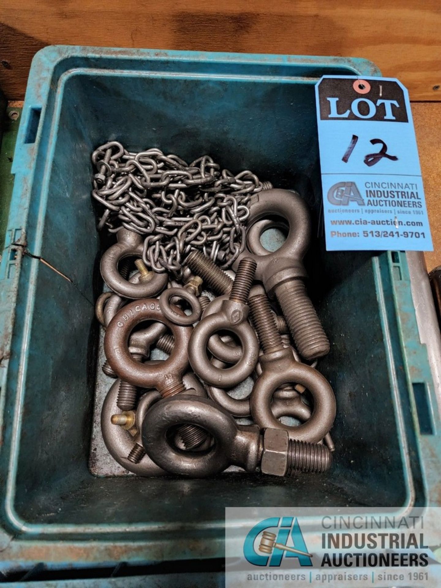 (LOT) EYE BOLTS