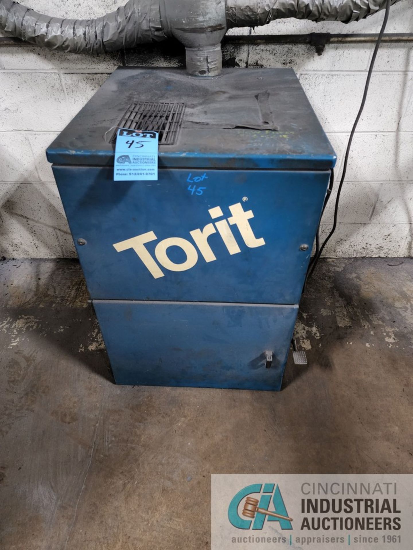 TORIT MODEL 60 CAB DUST COLLECTOR