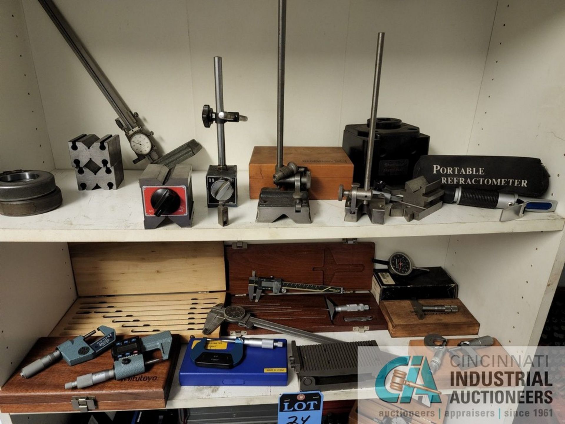 (LOT) INSPECTION ITEMS ON SHELF UNIT; PIN GAGES, SMALL MICROMETERS, V-BLOCKS & OTHER - Image 2 of 3