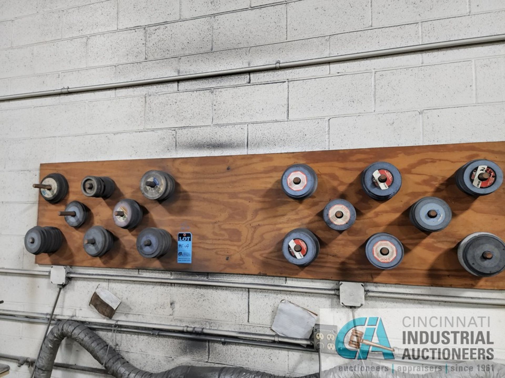 (LOT) GRINDING WHEELS - Image 2 of 2