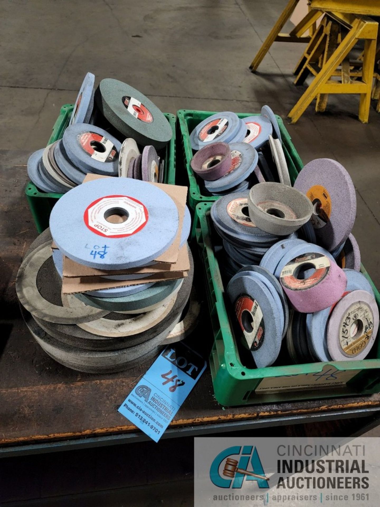 (LOT) GRINDING WHEELS