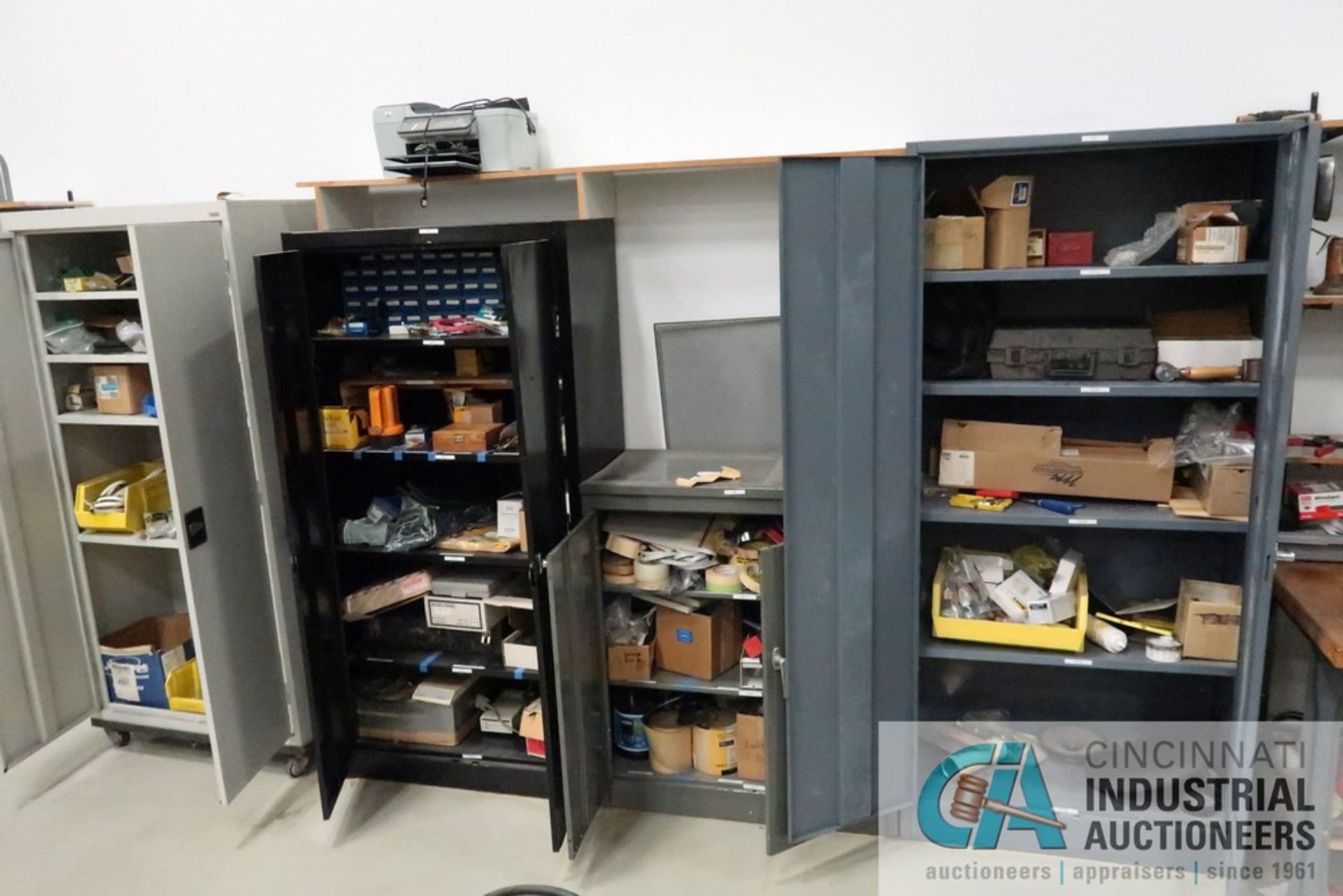 CONTENTS OF MAINTENANCE CRIB INCLUDING BENCHES, CABINETS, SHELVING WITH HARDWARE, LIGHTING, - Image 3 of 19