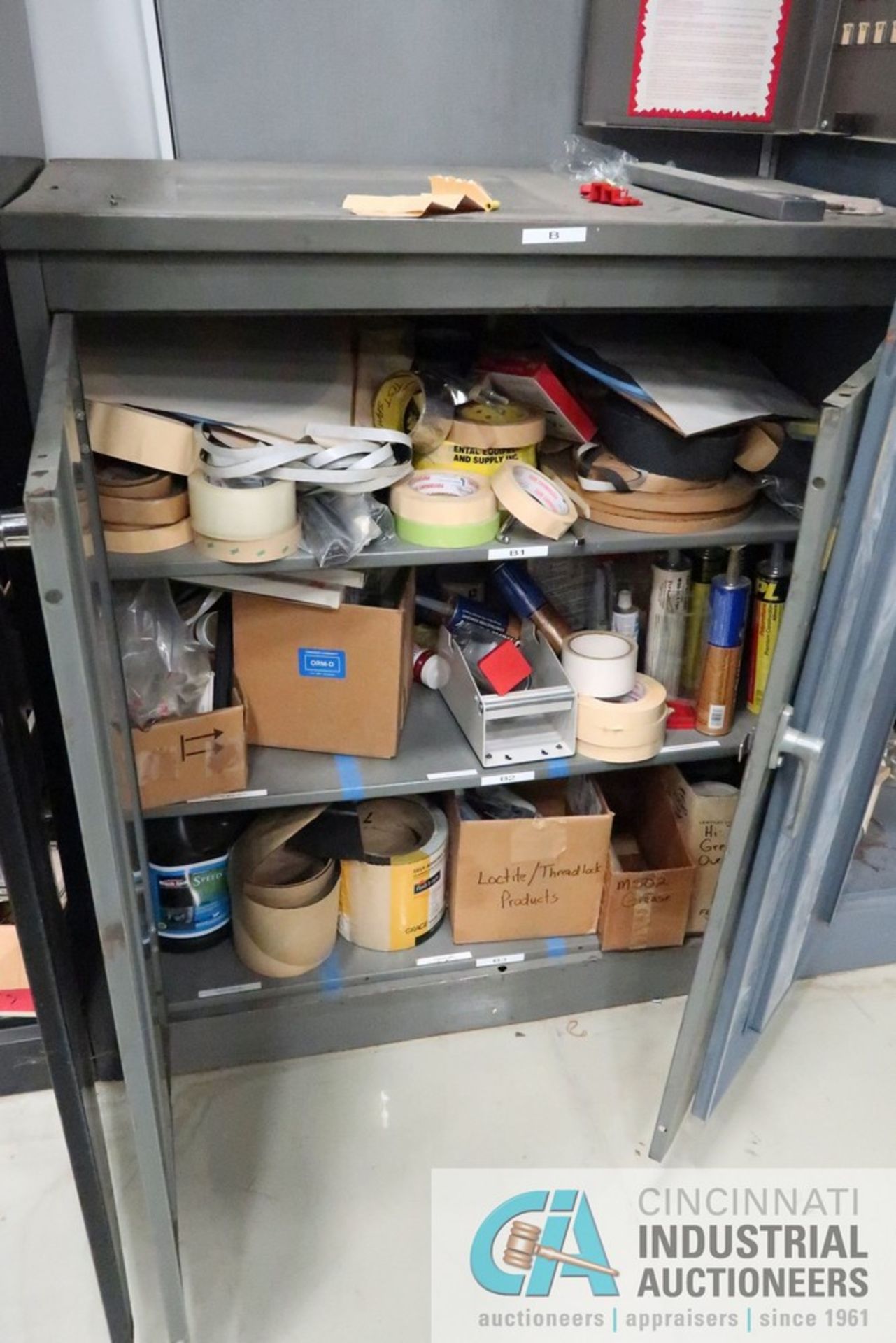 CONTENTS OF MAINTENANCE CRIB INCLUDING BENCHES, CABINETS, SHELVING WITH HARDWARE, LIGHTING, - Image 7 of 19