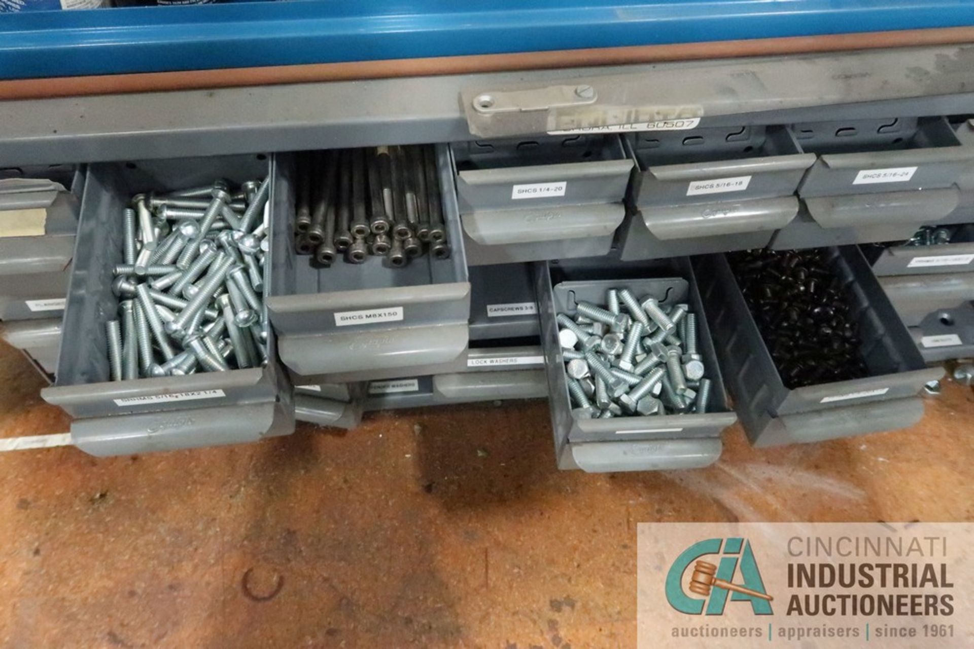 CONTENTS OF MAINTENANCE CRIB INCLUDING BENCHES, CABINETS, SHELVING WITH HARDWARE, LIGHTING, - Image 10 of 19