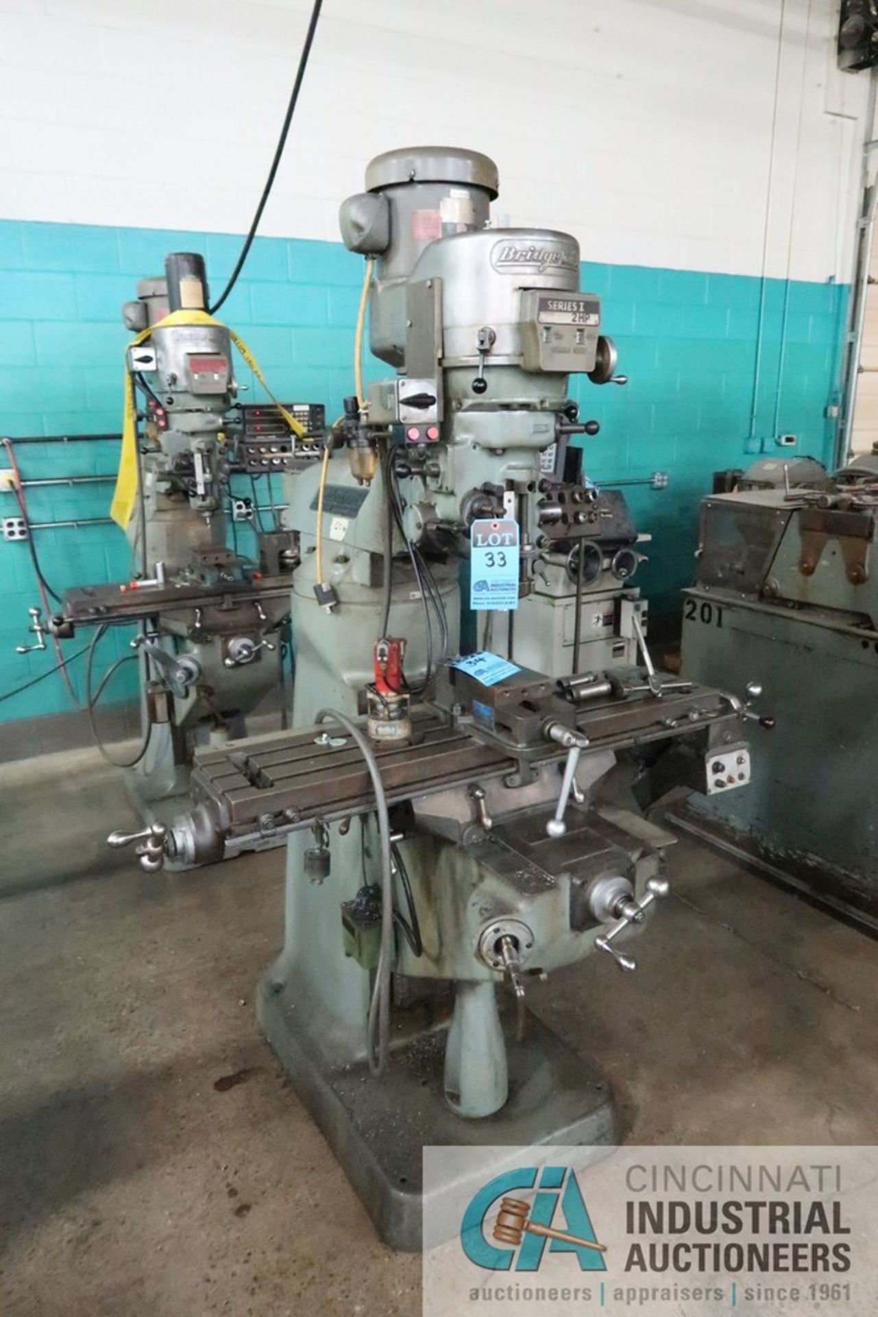 2 HP BRIDGEPORT SERIES I VERTICAL MILLING MACHINE; S/N 235242, NEWALL DP700 DRO, 42" X 9" POWER - Image 2 of 8