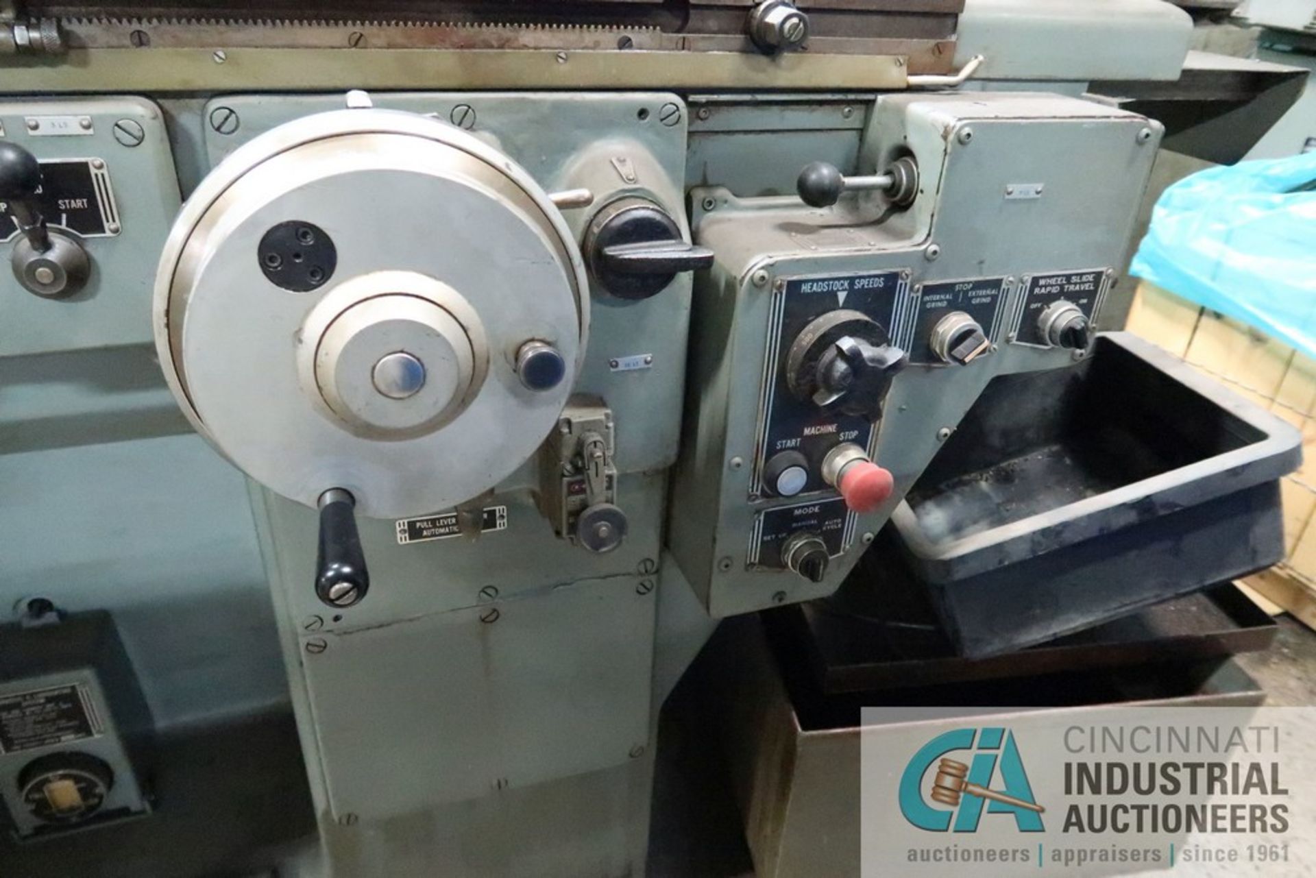 BROWN AND SHARPE MODEL 1024 UNIVERSAL GRINDER; S/N 521-1024-370, ACURITE III DRO, 60-600 RPM SPINDLE - Image 6 of 14