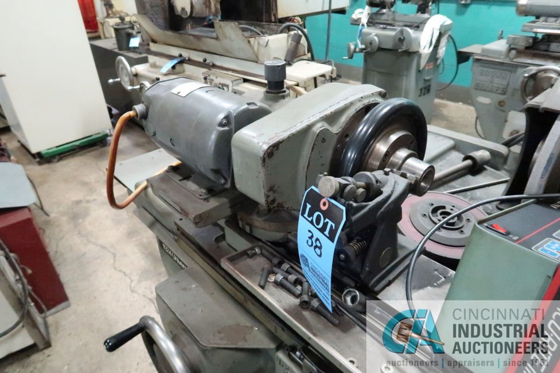 BROWN AND SHARPE MODEL 1024 UNIVERSAL GRINDER; S/N 521-1024-370, ACURITE III DRO, 60-600 RPM SPINDLE - Image 7 of 14