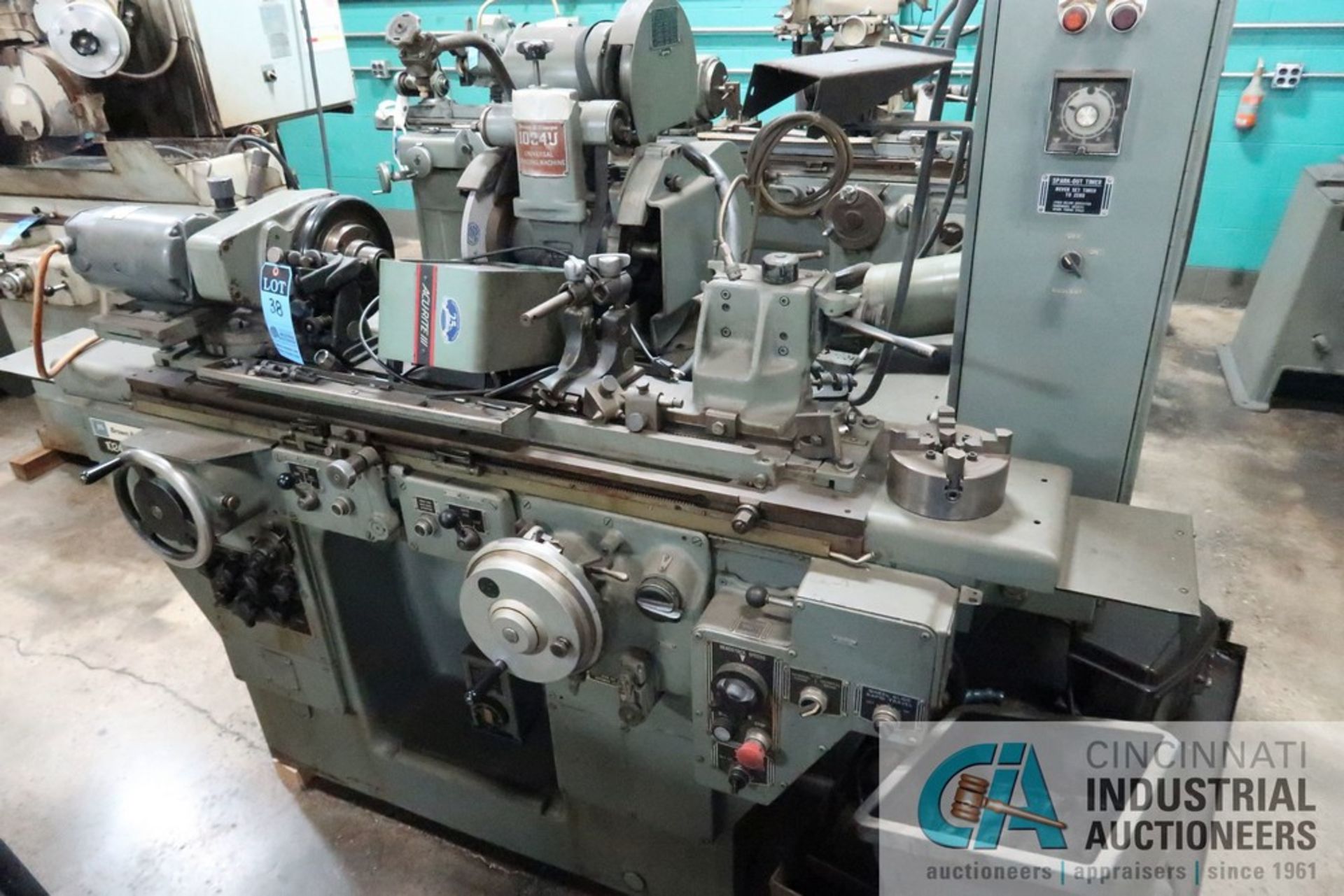 BROWN AND SHARPE MODEL 1024 UNIVERSAL GRINDER; S/N 521-1024-370, ACURITE III DRO, 60-600 RPM SPINDLE - Image 2 of 14