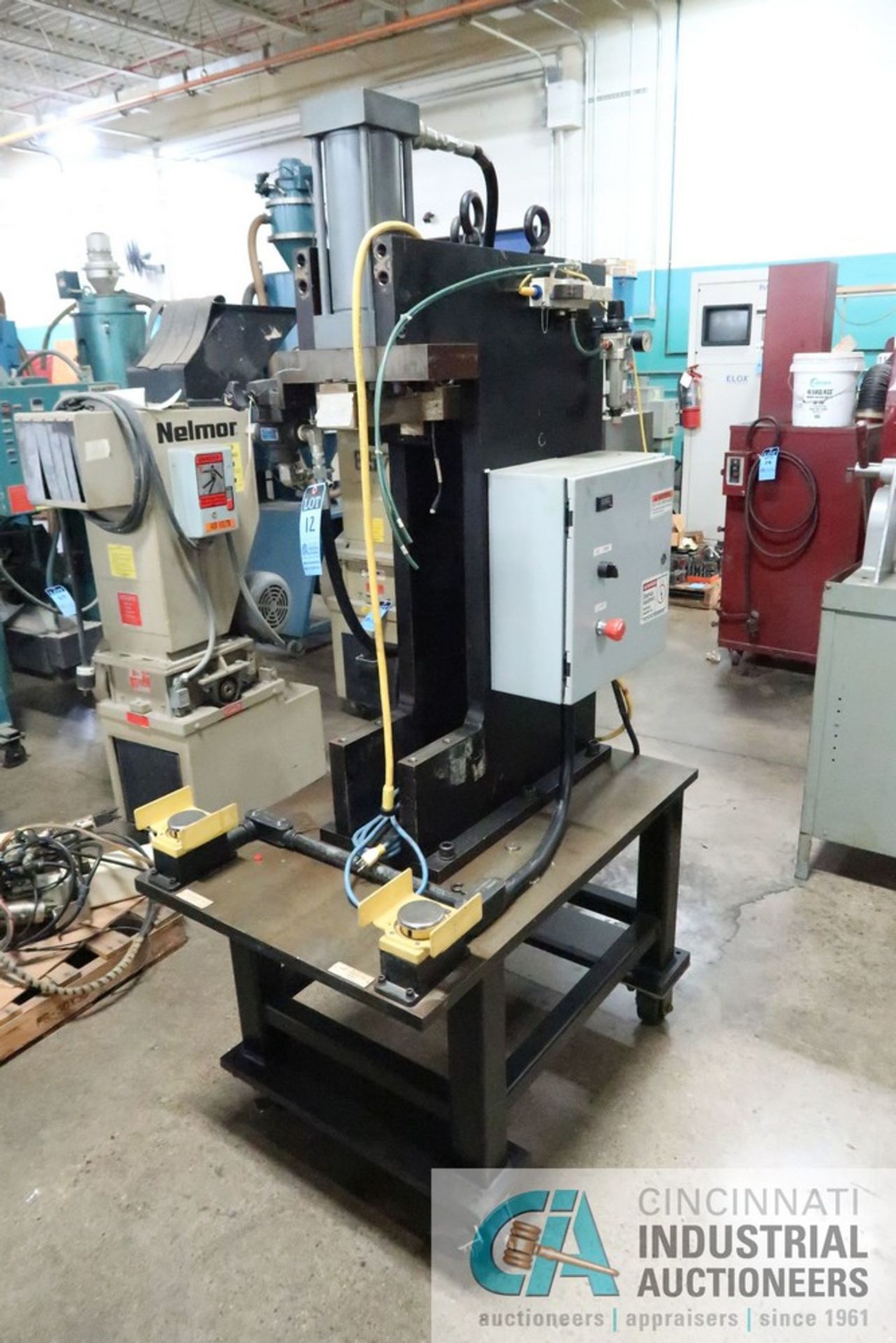 MULTIFASTENER HYDRAULIC PRESS