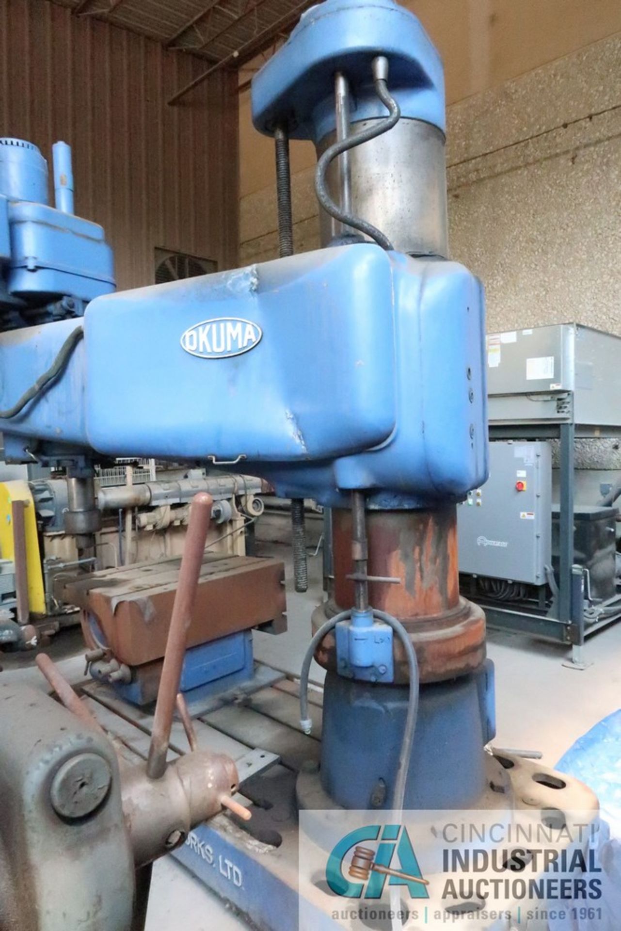 6' ARM X 15" COLUMN OKUMA RADIAL ARM DRILL, 39" X 30" X 16" BOX TABLE, 18-2,240 RPM SPINDLE - Image 9 of 10