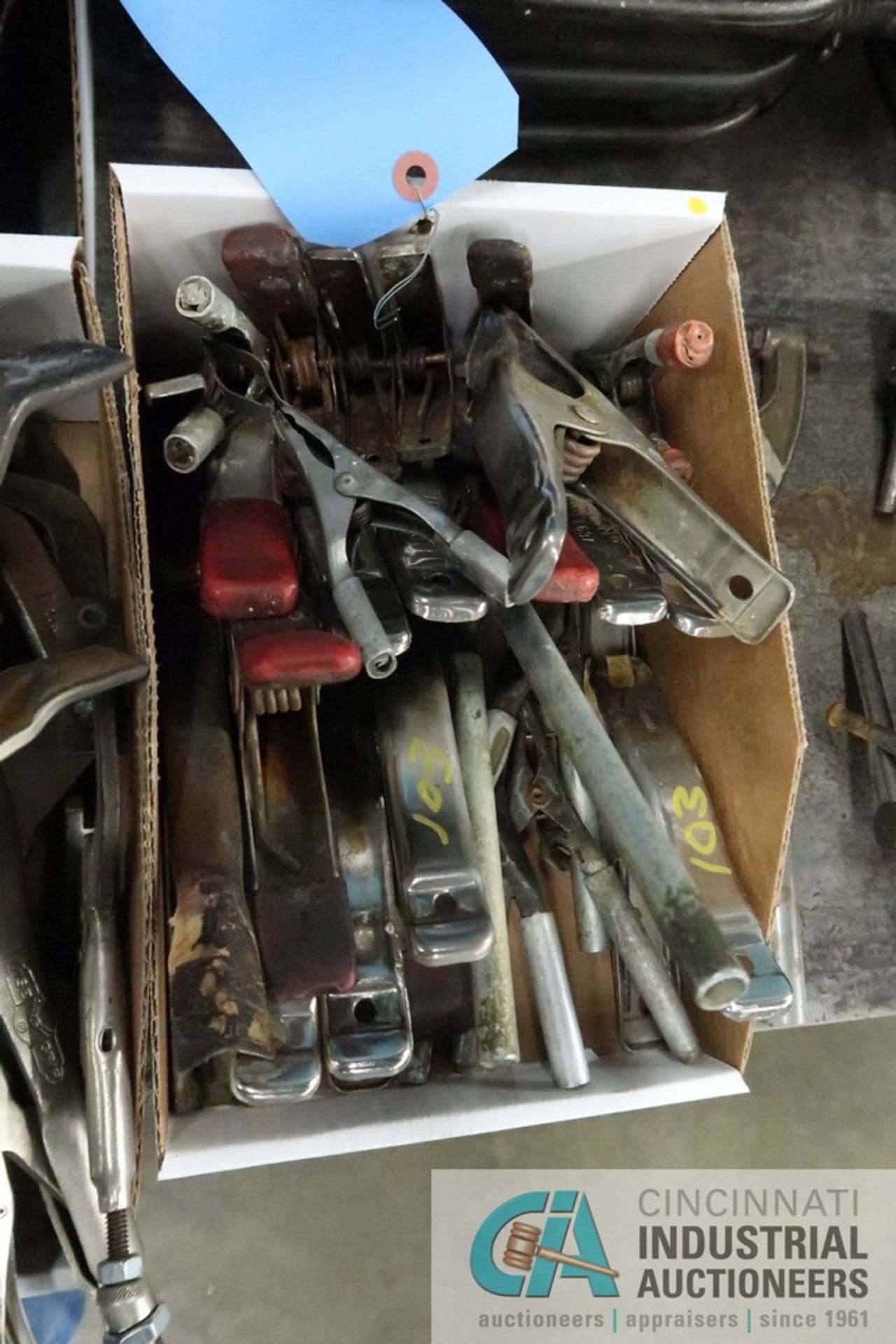 (LOT) MISCELLANEOUS SPRING CLAMPS