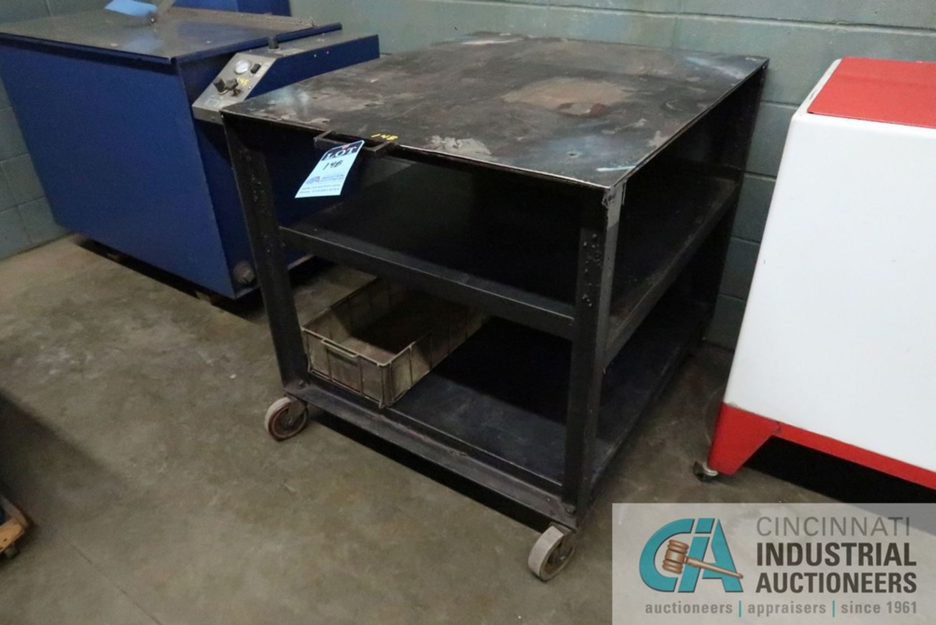 36" X 41" HEAVY DUTY STEEL CART