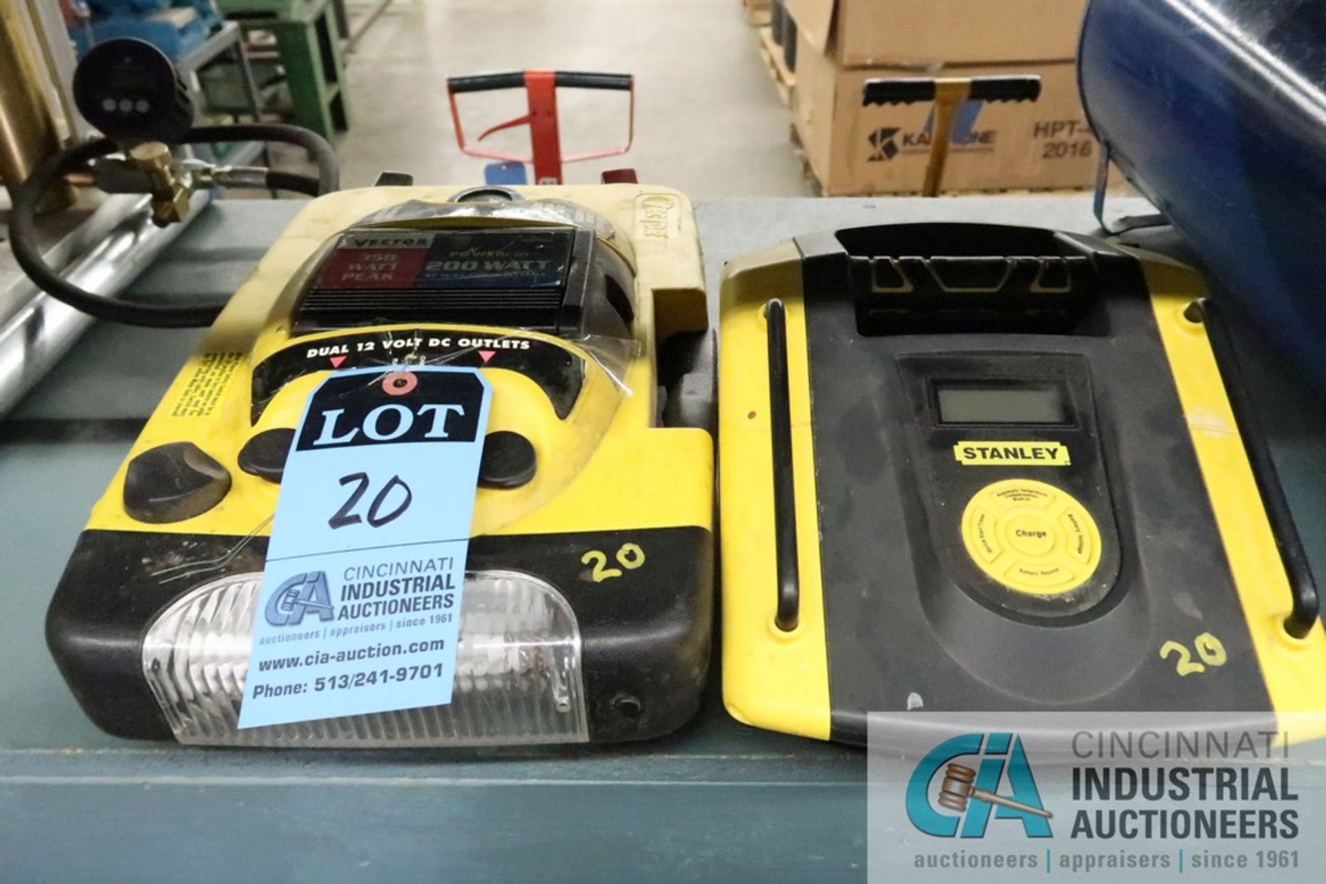 (LOT) VECTOR 350 WATT POWER INVERTER AND 25 AMP STANLEY SMART BATTERY CHARGER