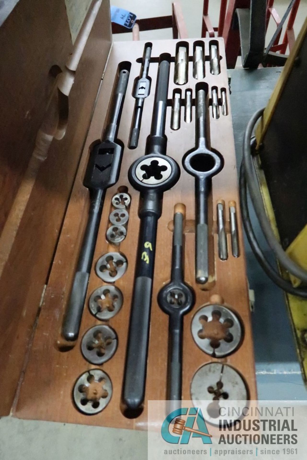 BENDIX TAP AND DIE SETS - Image 2 of 5