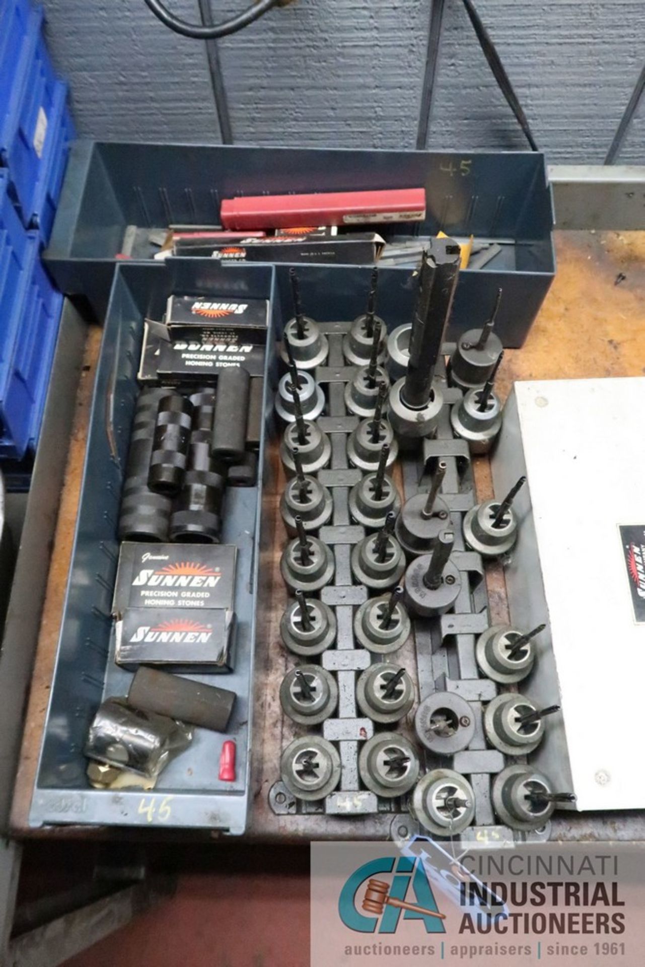 (LOT) MISCELLANEOUS SUNNEN HONE TOOLING