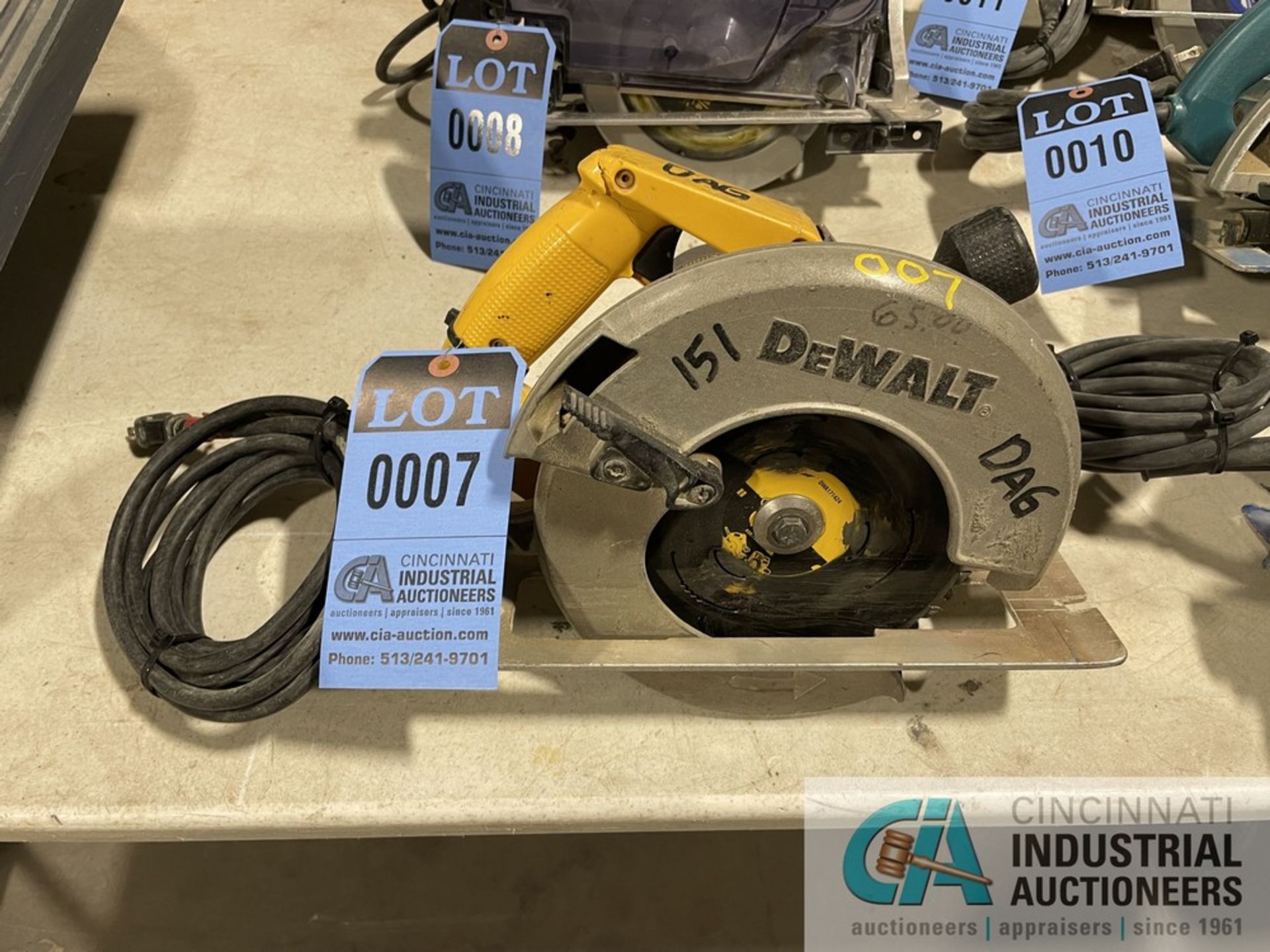 8-1/4" DEWALT MODEL DW384 CIRCULAR SAW