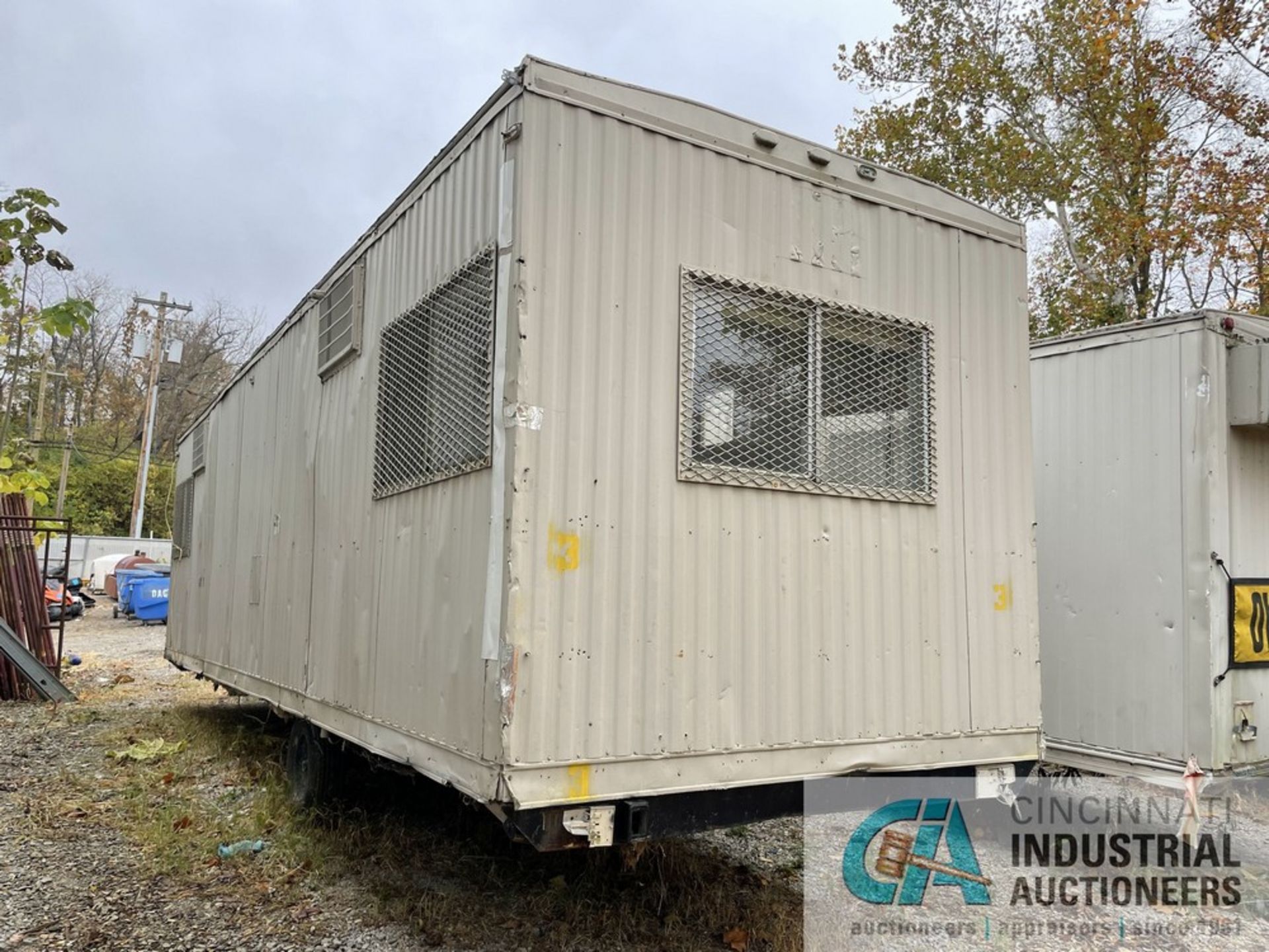8' X 28' JOBSITE OFFICE TRAILER WITH ALUMINUM STEPS **BILL OF SALE ONLY - NO TITLE** - Image 7 of 11