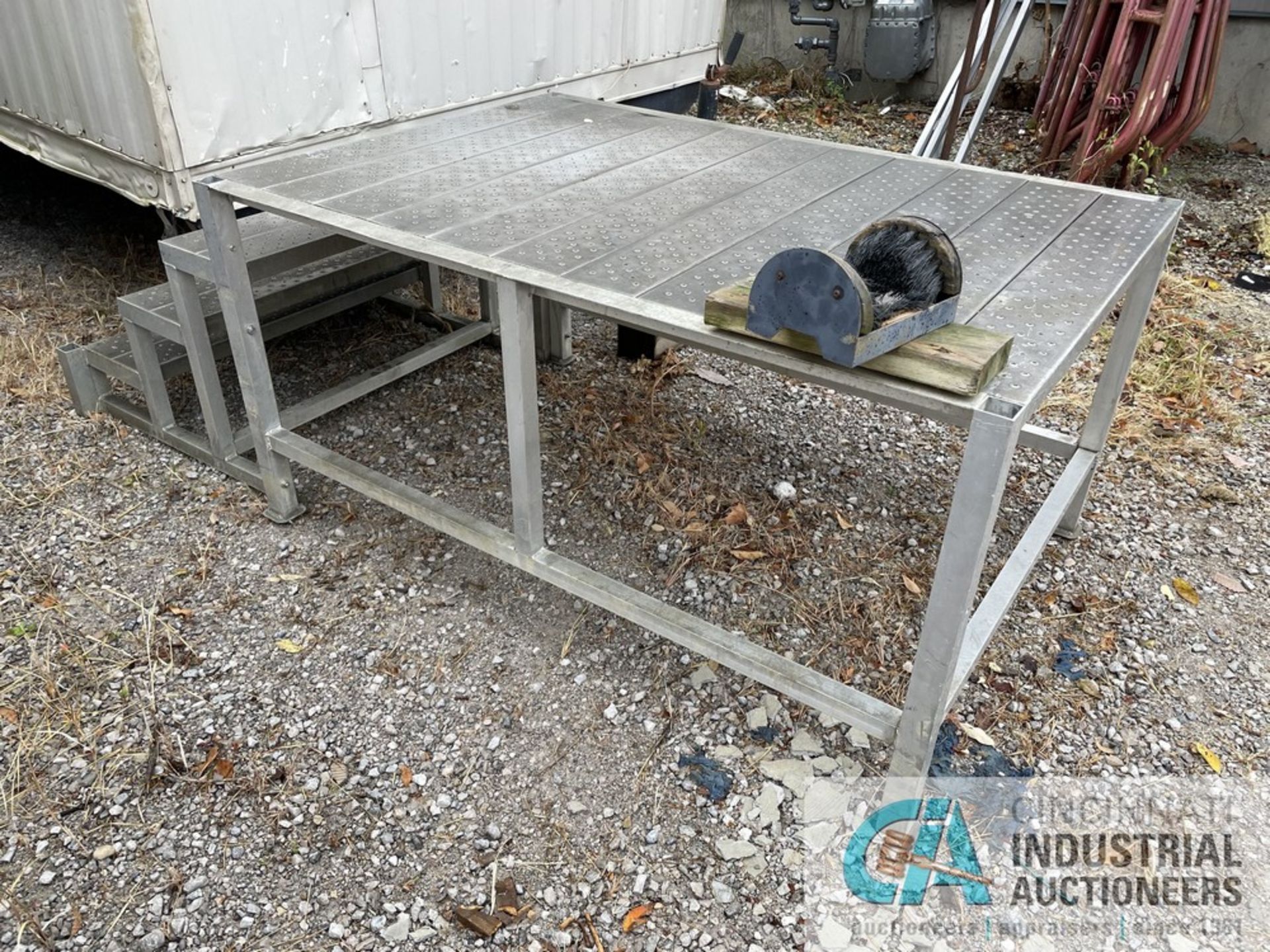 8' X 28' JOBSITE OFFICE TRAILER WITH ALUMINUM STEPS **BILL OF SALE ONLY - NO TITLE** - Image 9 of 11