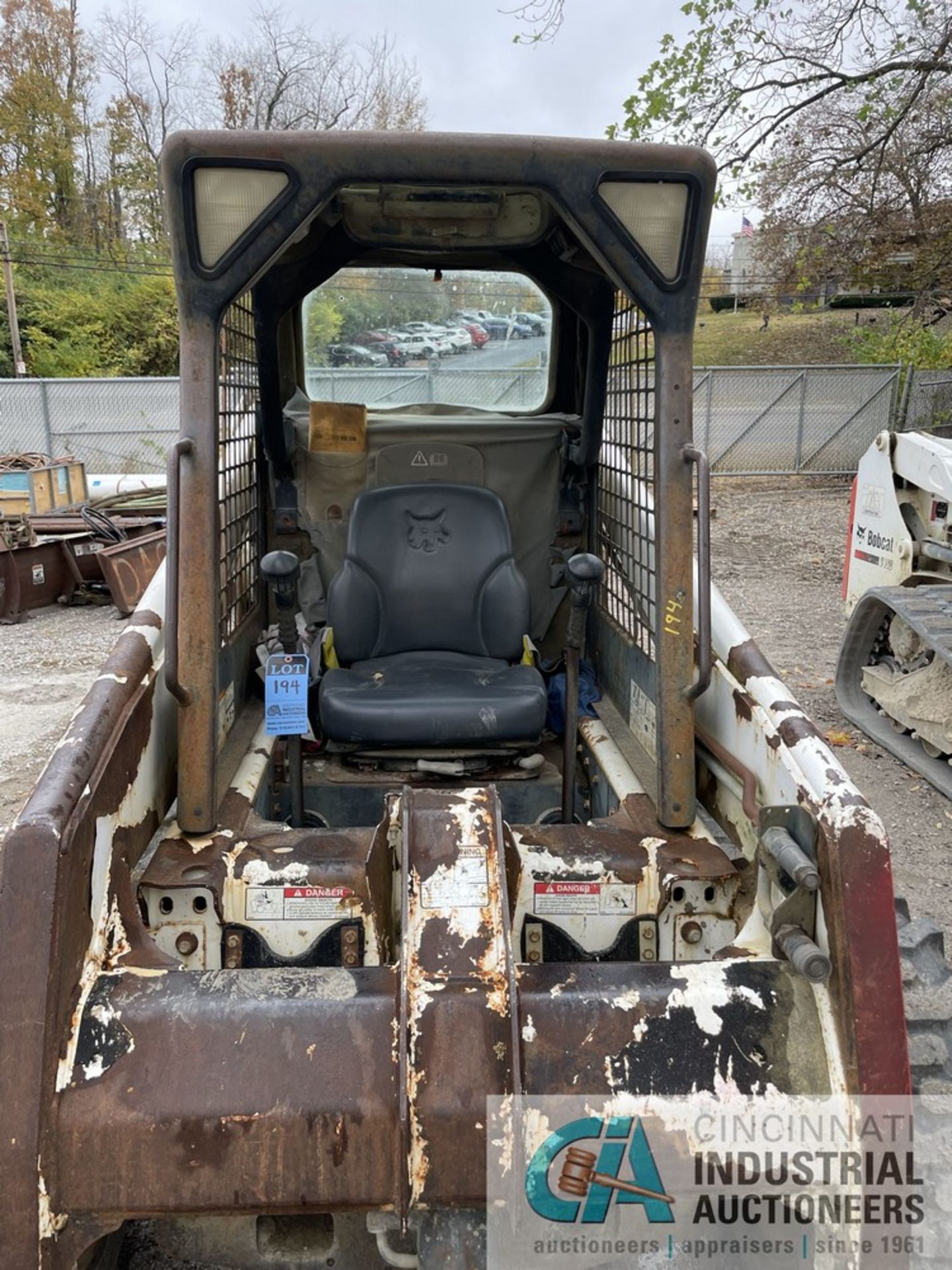 BOBCAT MODEL 863 TURBO COMPACT SKID STEER LOADER; ID # 514444641, 4,024 HOURS SHOWING, 72" BUCKET - Image 8 of 9
