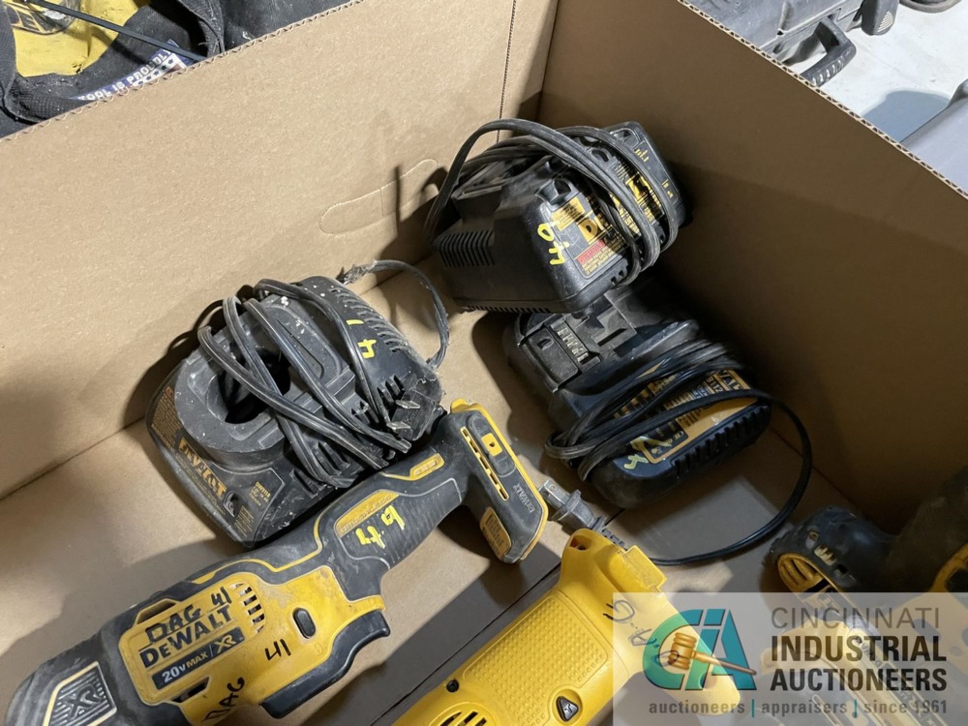 (LOT) MISCELLANEOUS DEWALT CORDLESS POWER TOOLS WITH (3) CHARGERS - Image 4 of 6