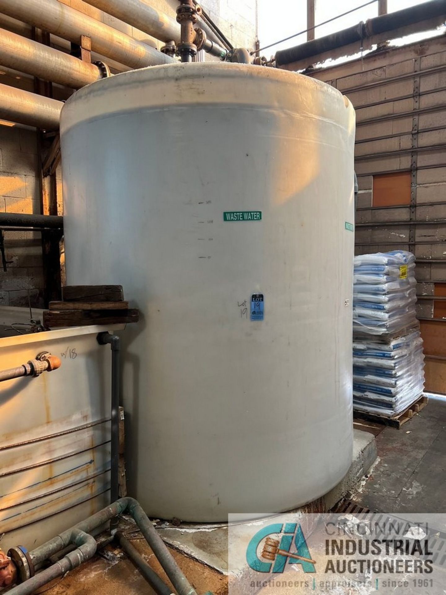 3,000 GALLON APPROX. POLY WASTE WATER TANK