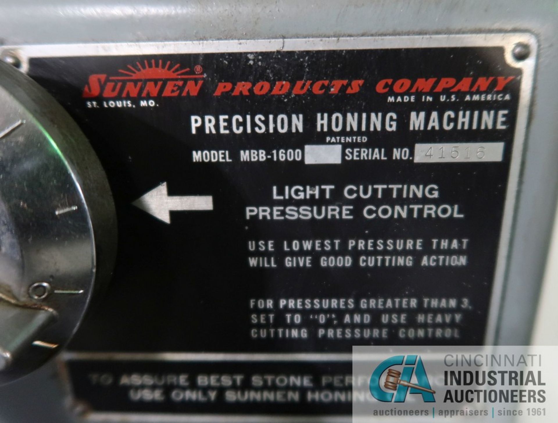 SUNNEN MODEL MBB-1600 PRECISION HONING MACHINE S/N 41516, SINGLE PHASE 115/230 VOLTS AND 1/2 H.P. - Image 5 of 6