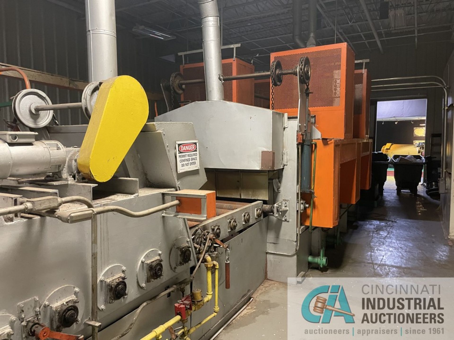 ****36" WIDE LINDBERG ANNEALING FURNACE **Auction is for machine only, any additional items in - Image 13 of 14