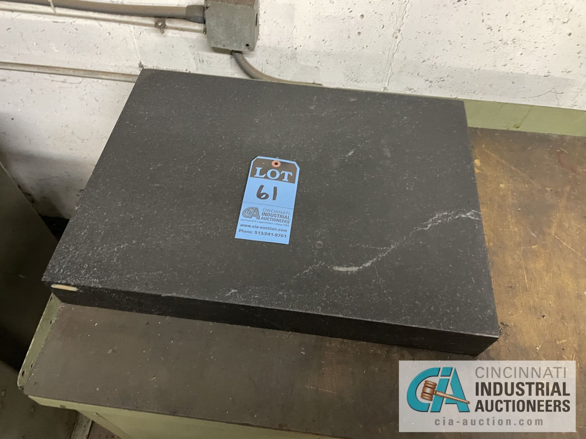 18" X 24" X 3" THICK BLACK GRANITE SURFACE PLATE WITH CABINET - Image 4 of 6