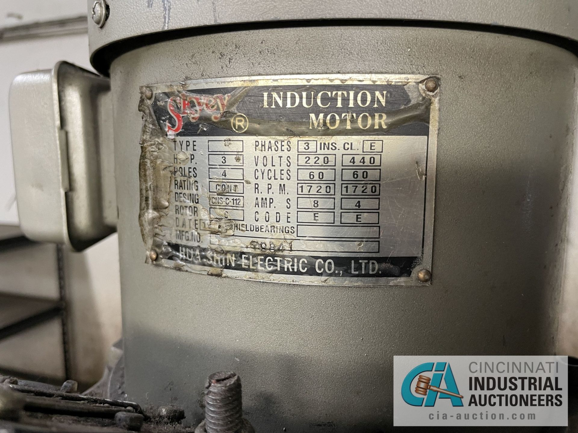 3 HP FIRST MODEL LC-185VS VERTICAL MILLING MACHINE; S/N 85021365, 10" X 50" T-SLOTTED TABLE, TRAK - Image 6 of 9