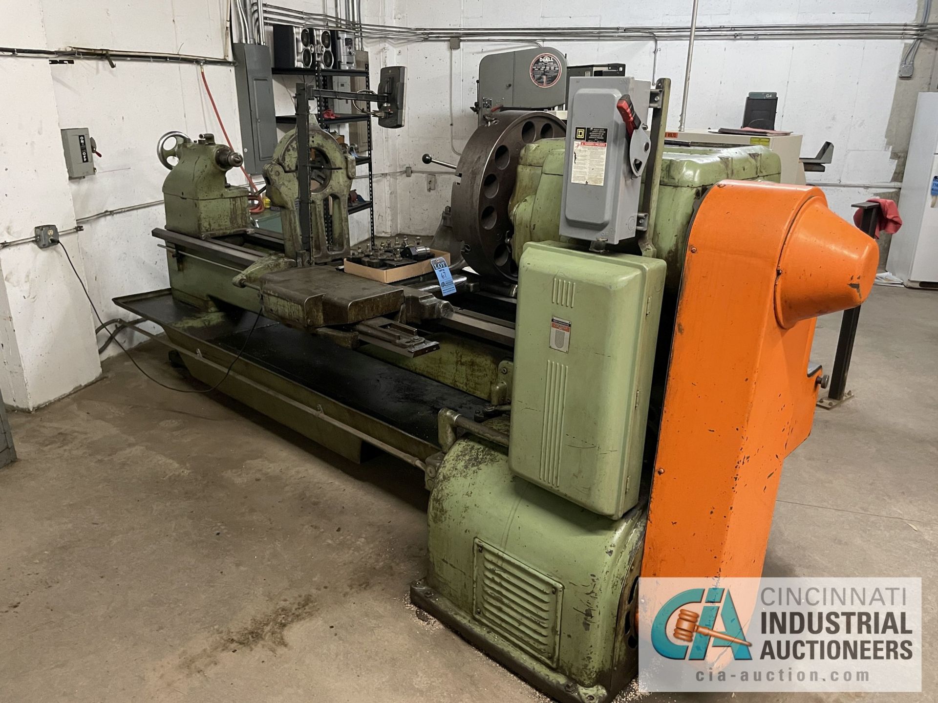 20" X 72" SIDNEY GEARED HEAD ENGINE LATHE; S/N 9293, WITH NEWALL C70 DRO (NEW 6-13-1951), 24" FOUR- - Image 14 of 15