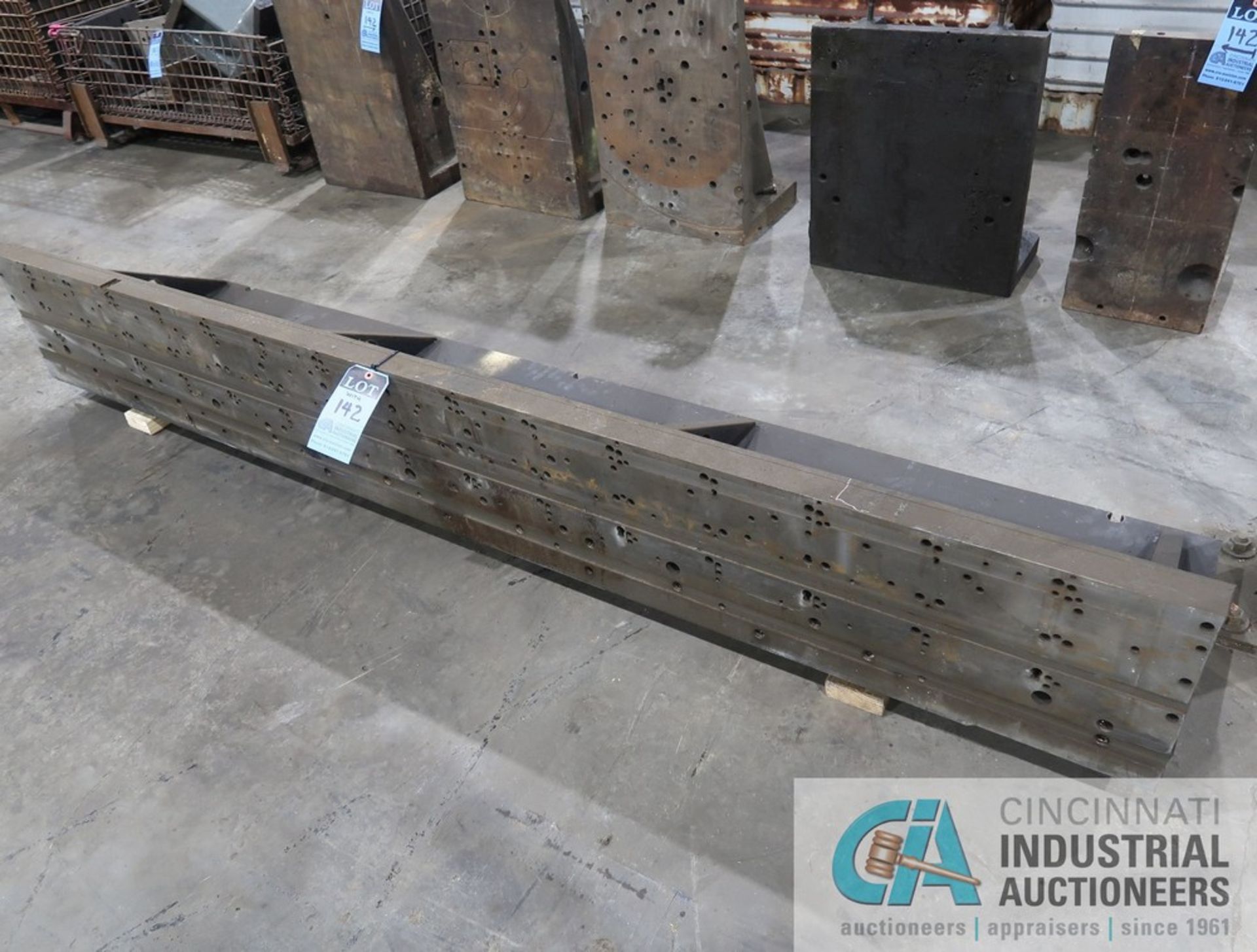 (LOT) MISCELLANEOUS SIZE HEAVY DUTY ANGLE PLATES - Image 2 of 2