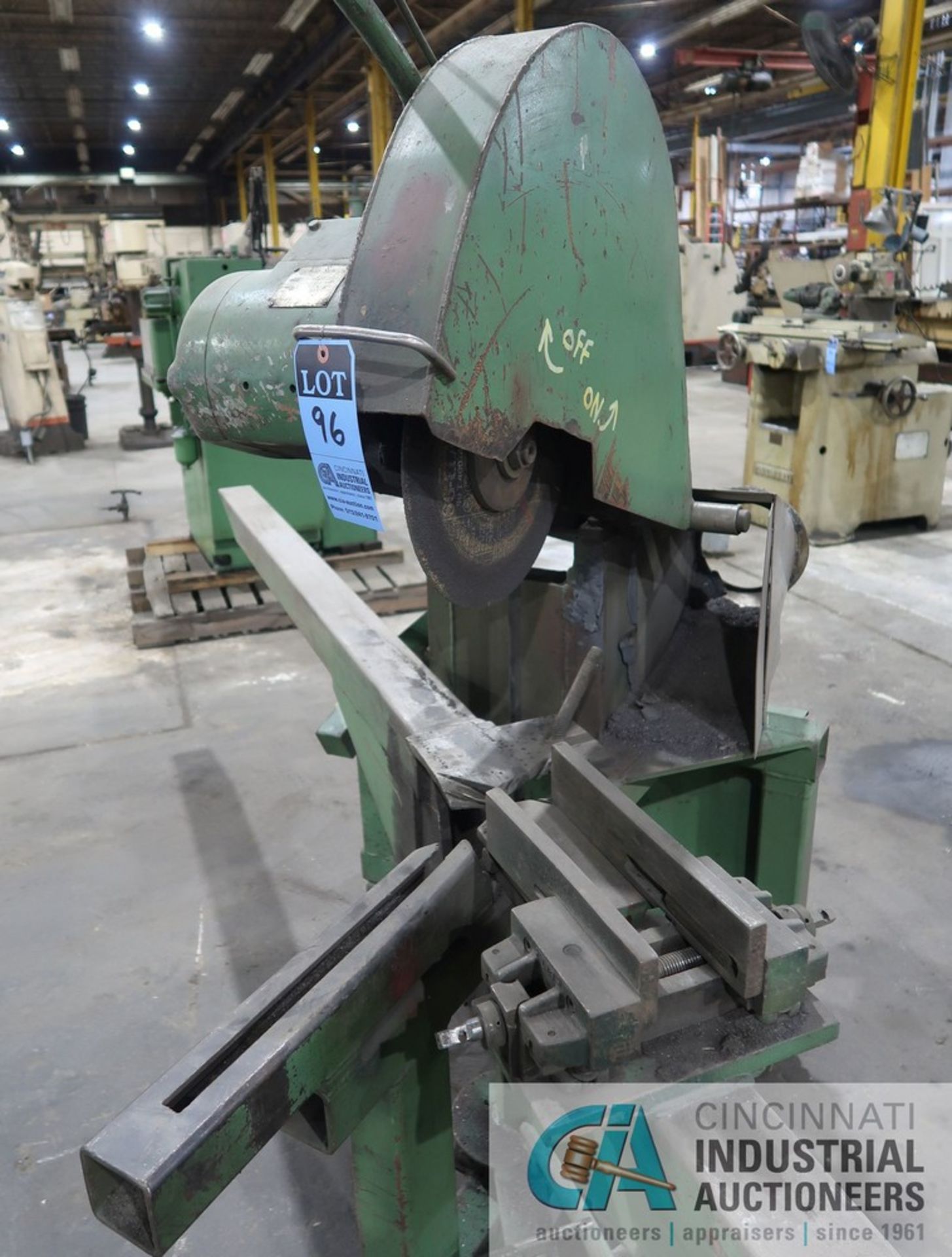 18" BLADE DIAMETER APPROX. STONE MACHINERY CO TYPE STONE SAW ABRASIVE MITRE CUT-OFF SAW S/N 0636 - Image 3 of 6