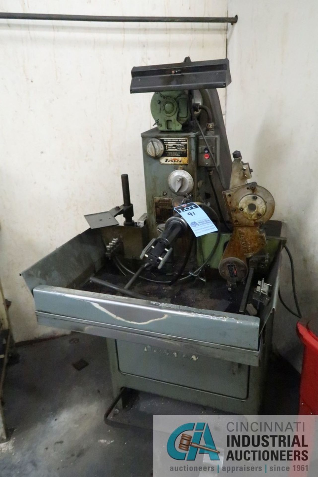 SUNNEN MODEL MBB-1660 PRECISION HONING MACHINE; S/N 83642, WITH MODEL KKN-100 SQUARE HONING FIXTURE - Image 2 of 6