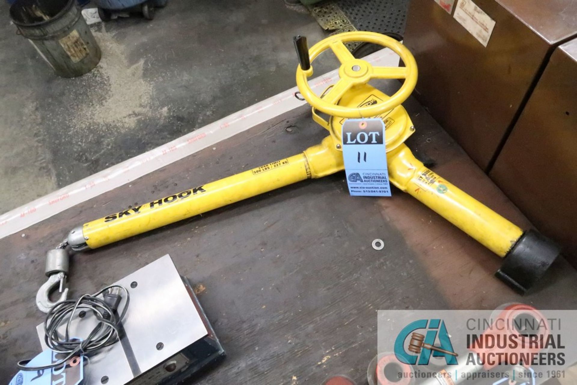 500 LB. SKYHOOK MANUAL CHAIN HOIST