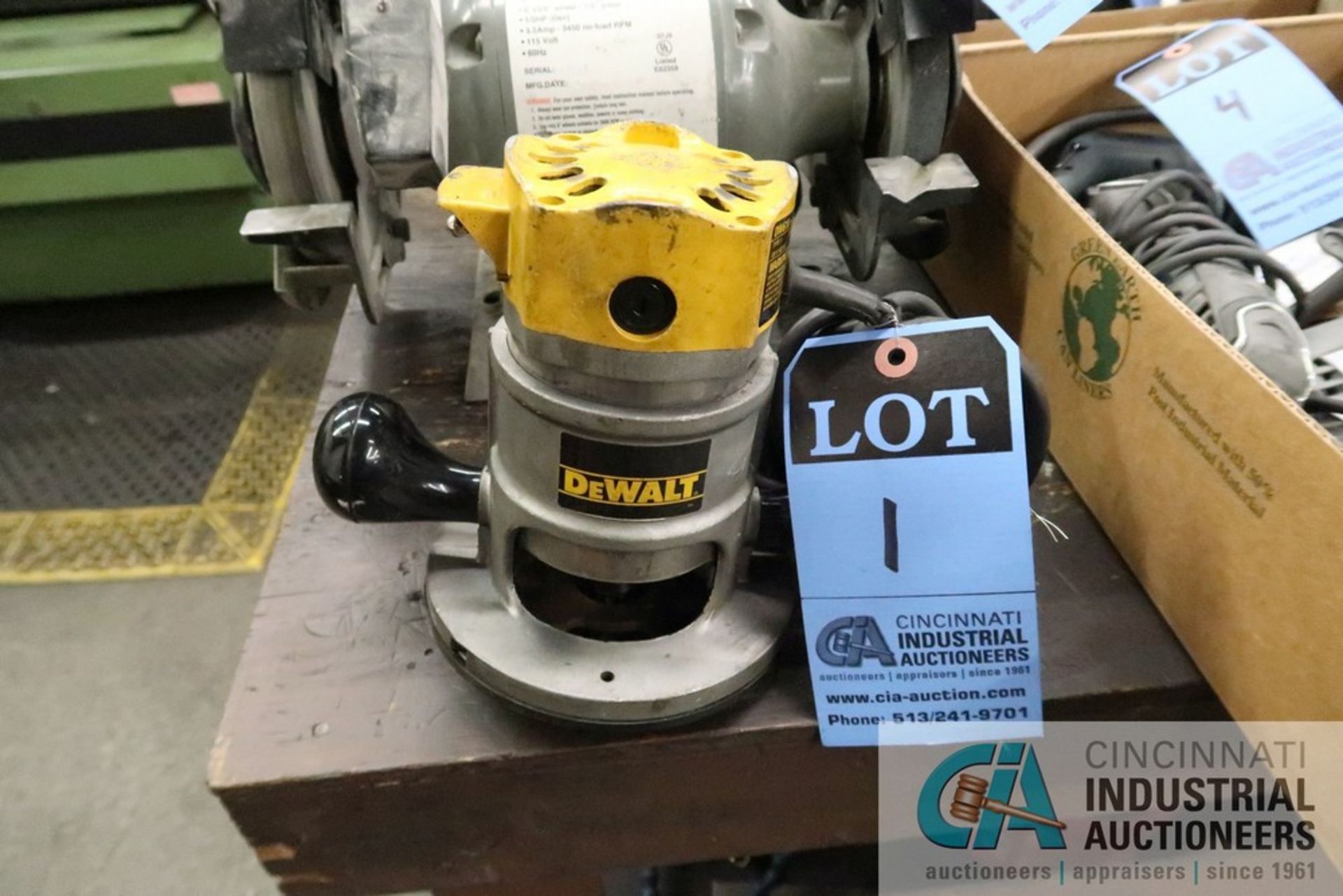 DEWALT ELECTRIC ROUTER