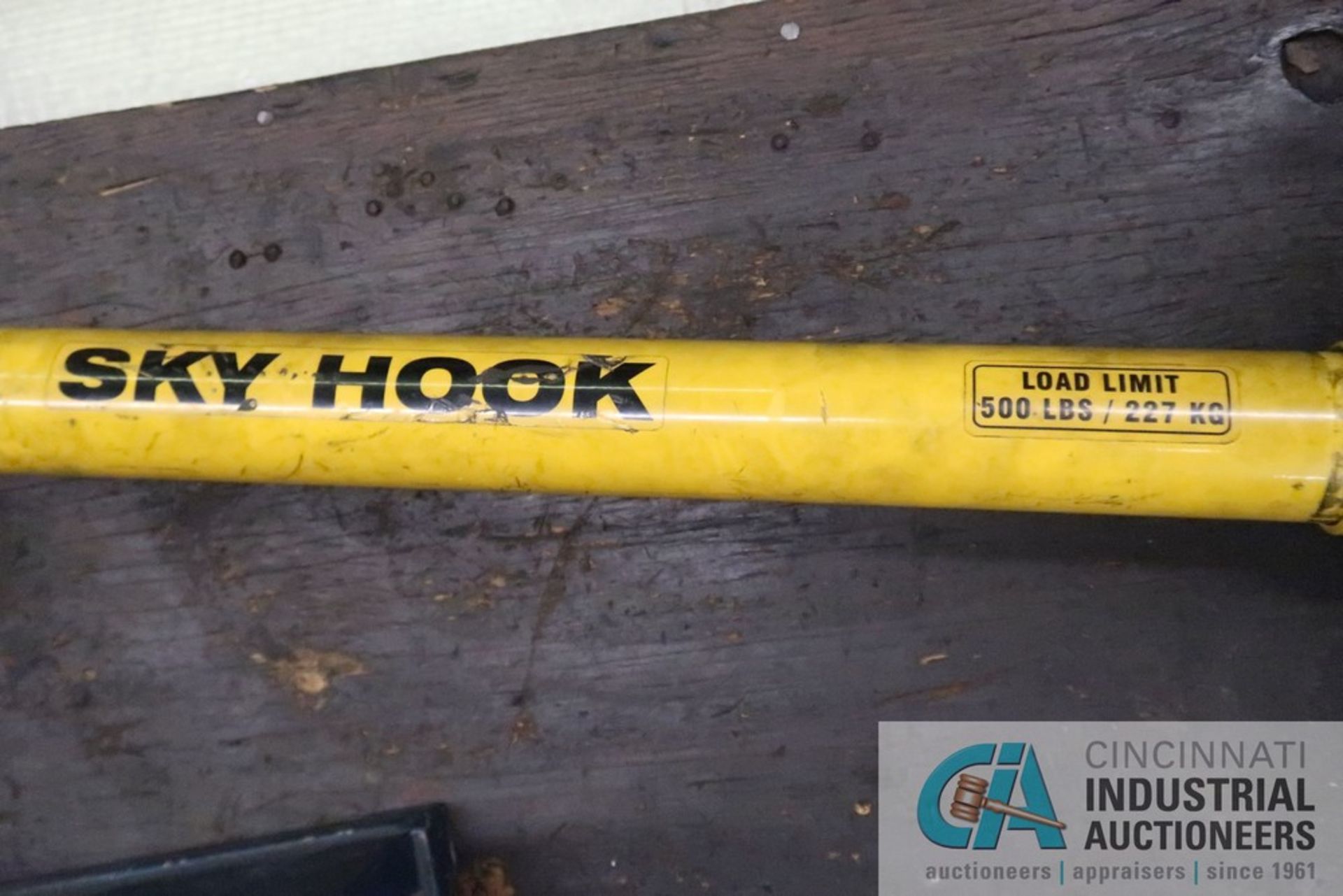 500 LB. SKYHOOK MANUAL CHAIN HOIST - Image 2 of 4