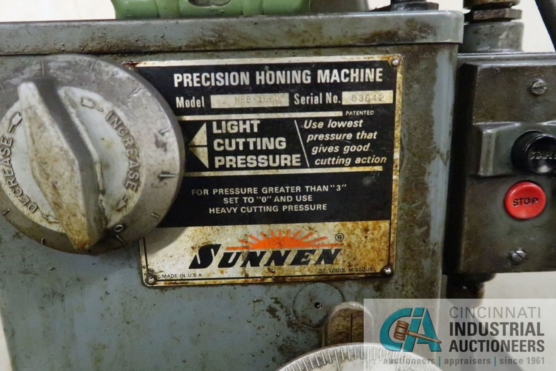 SUNNEN MODEL MBB-1660 PRECISION HONING MACHINE; S/N 83642, WITH MODEL KKN-100 SQUARE HONING FIXTURE - Image 4 of 6