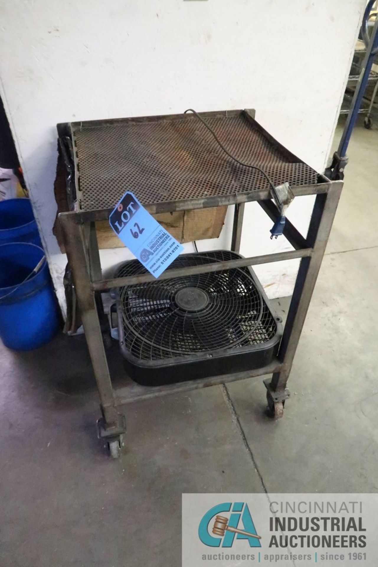 21" X 21" COOLING TABLE