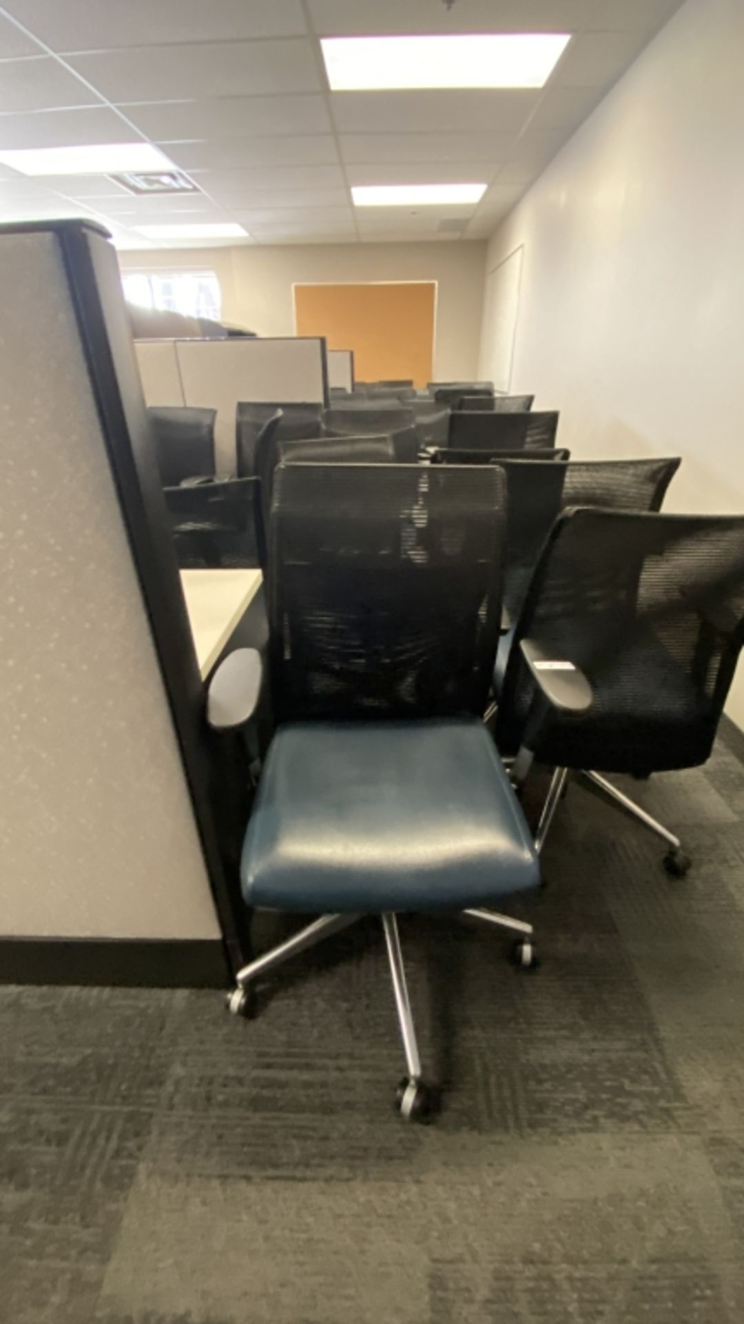 (19) WHEELED OFFICE CHAIRS - Image 2 of 2