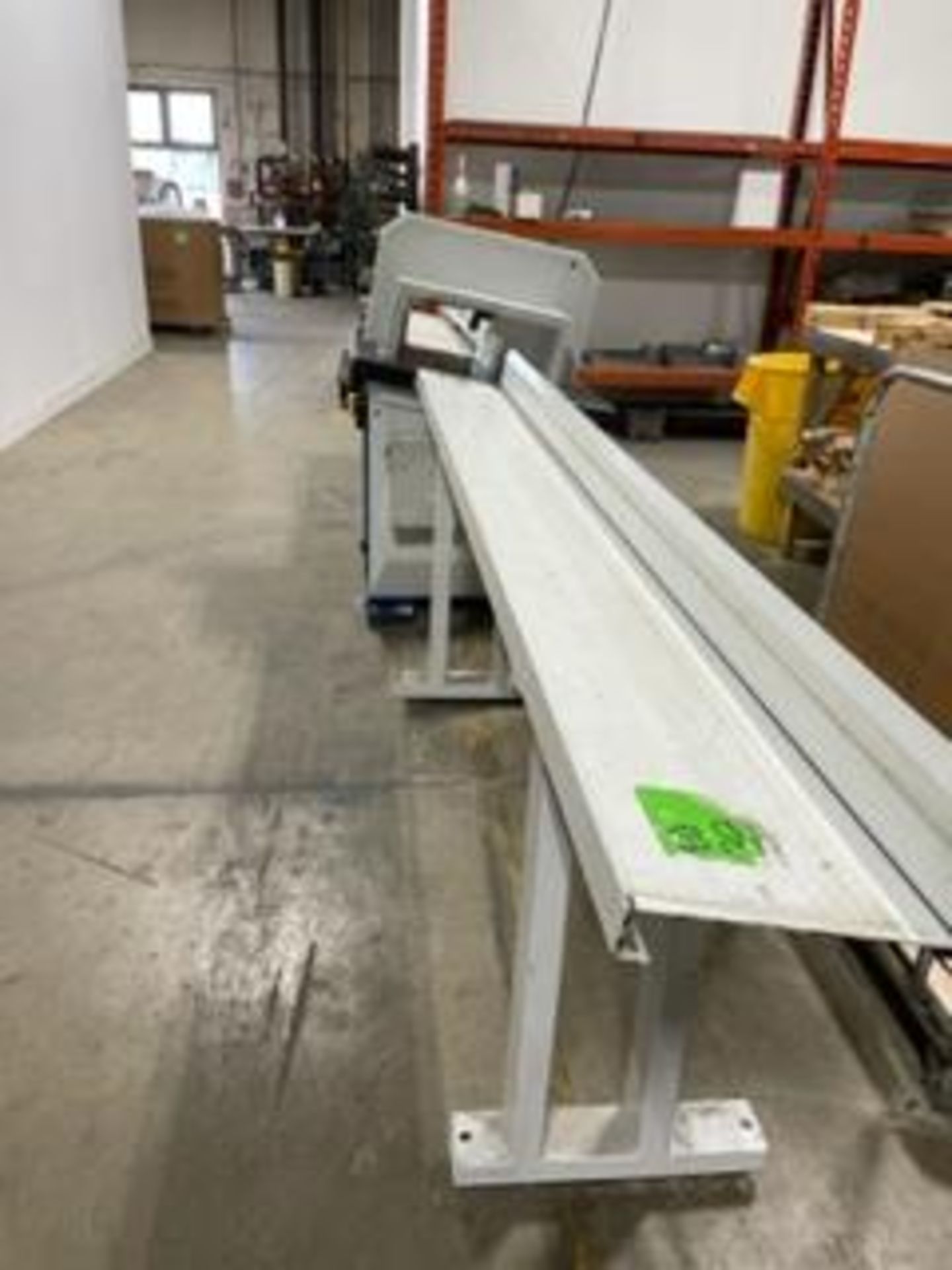 OMGA 18'' PNEUMATIC POP UP CHOP SAW (2018) MOD: T 521 ST , PNEUMATIC LENGHT STOP, 9' INFEED TABLE - Image 4 of 6