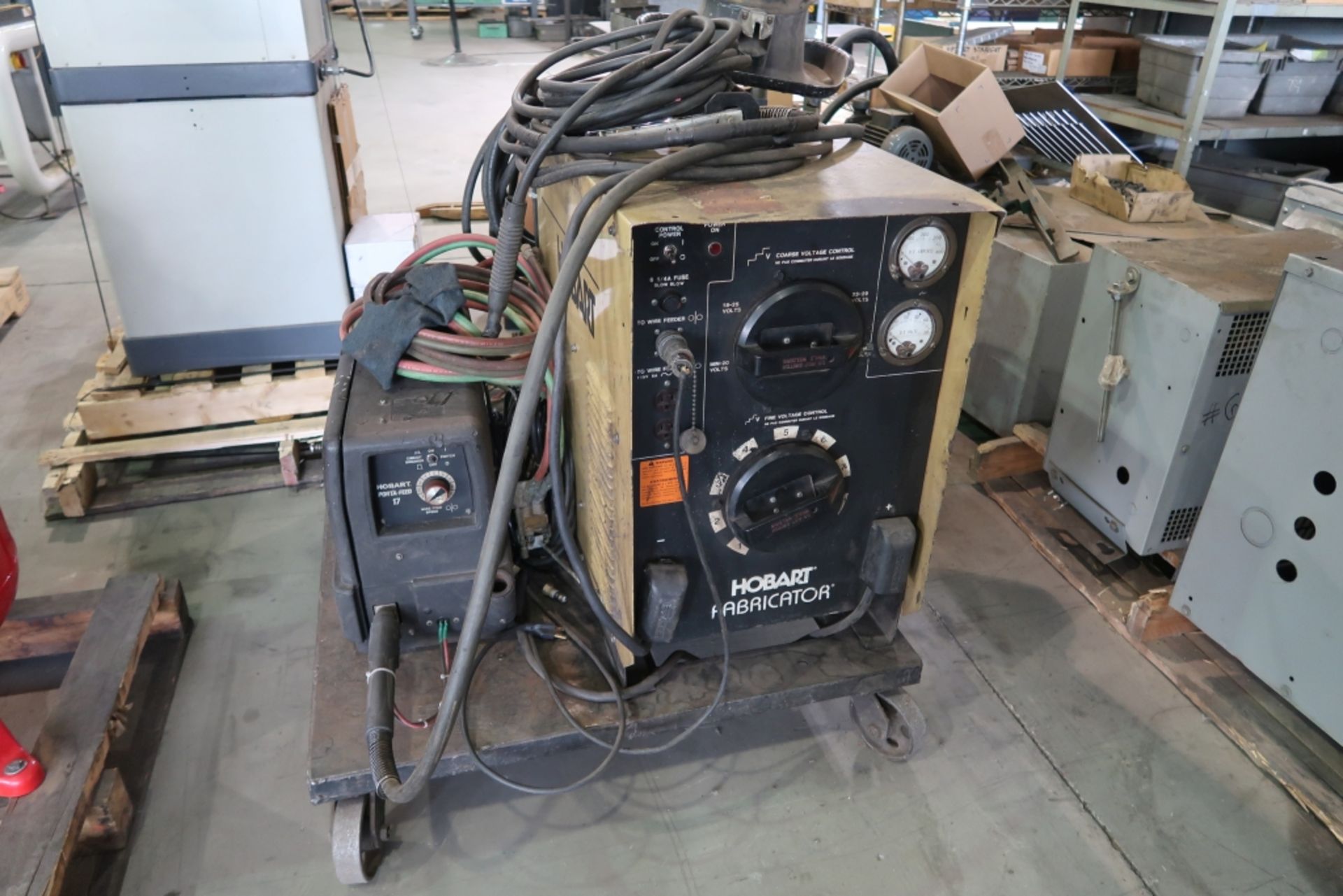 HOBART WELDING MACHINE MOD: FABRICATOR W/ PORTA-FEED 17 WIRE FEEDER