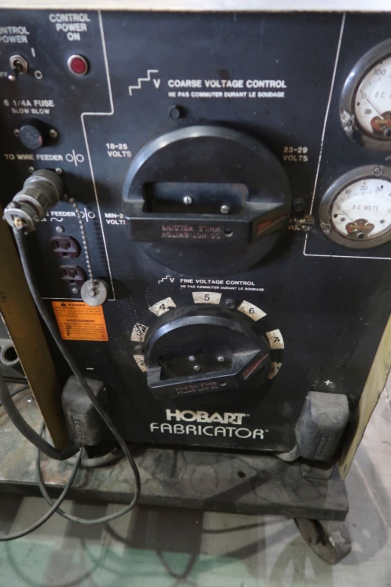 HOBART WELDING MACHINE MOD: FABRICATOR W/ PORTA-FEED 17 WIRE FEEDER - Image 2 of 4