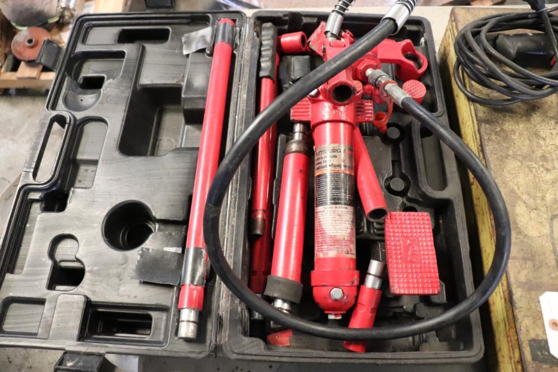 8000 lbs. portable hydraulic ram kit