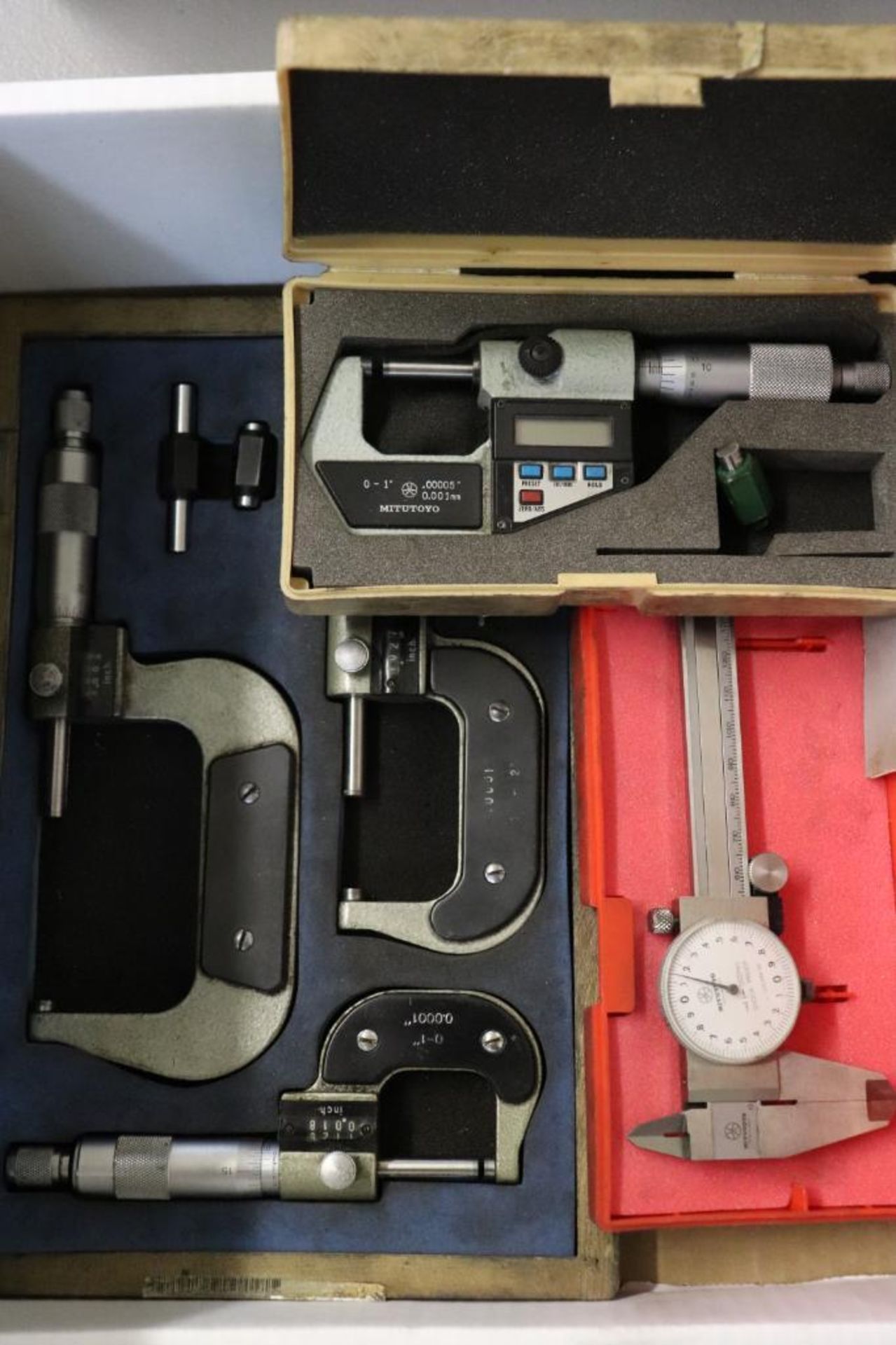 Mitutoyo digital micrometer, dial vernier & micrometer sets - Image 2 of 9