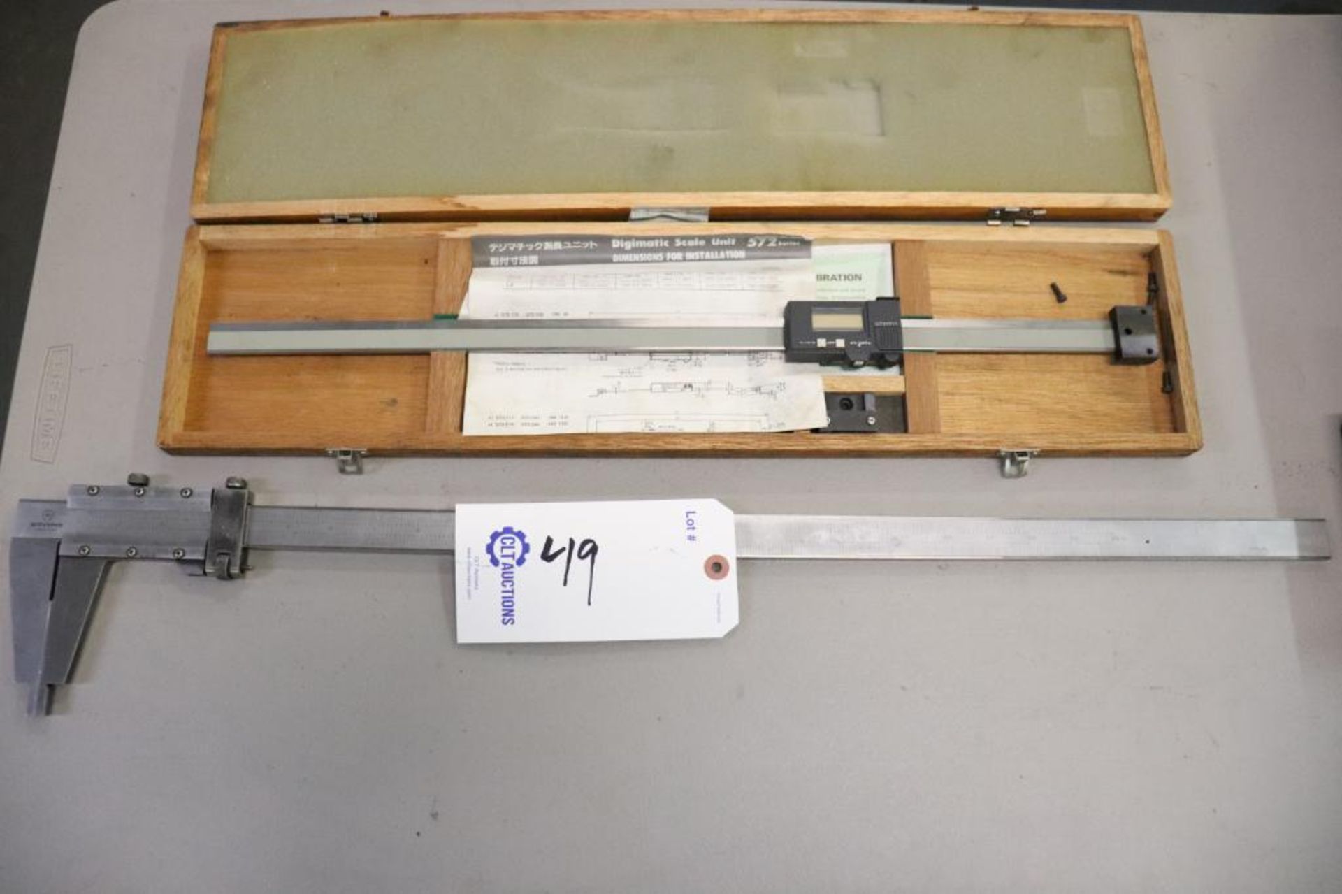 Mitutoyo 24" vernier calipers w/ digital scale