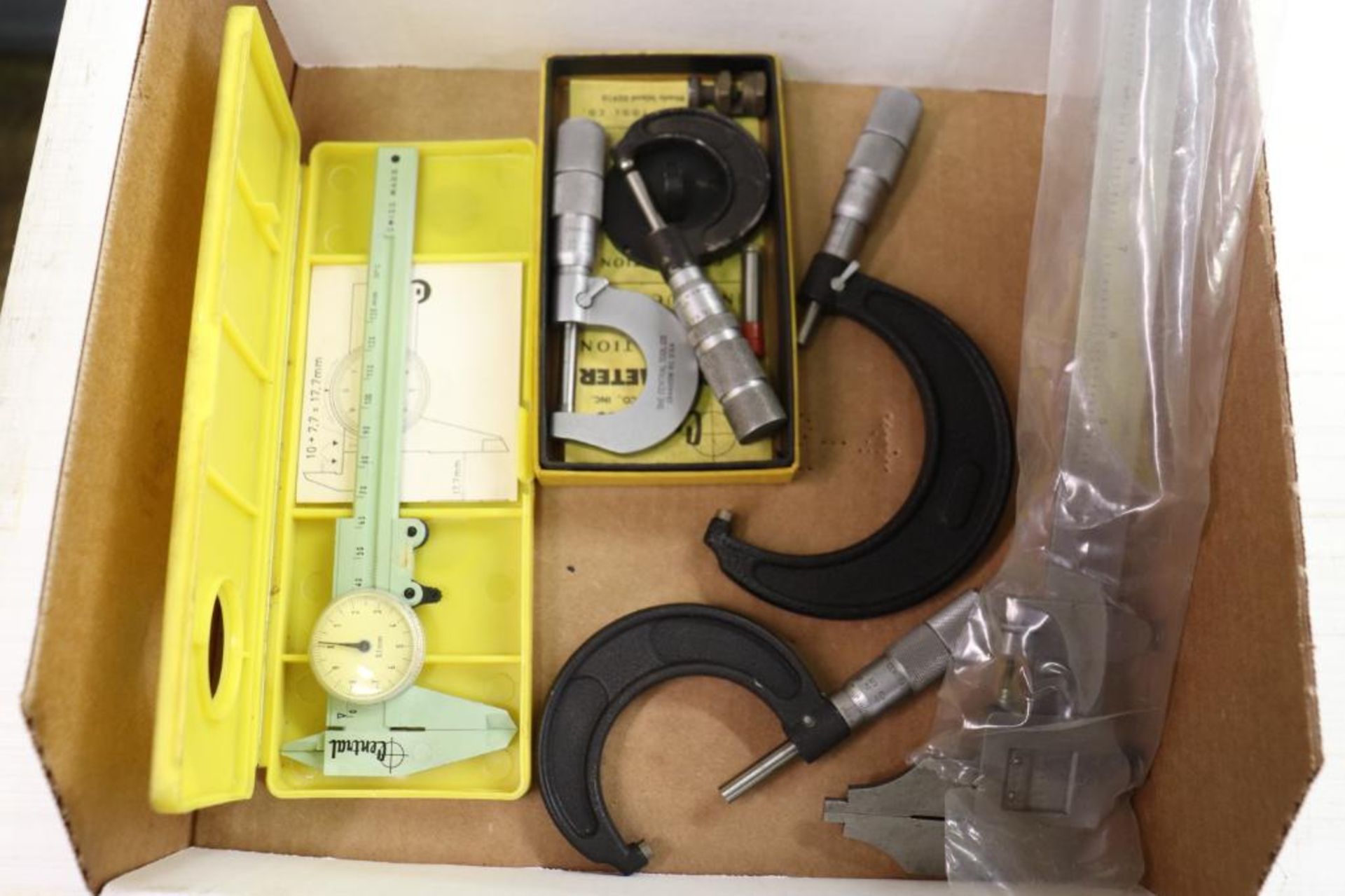 Indicators calipers & micrometers - Image 2 of 8