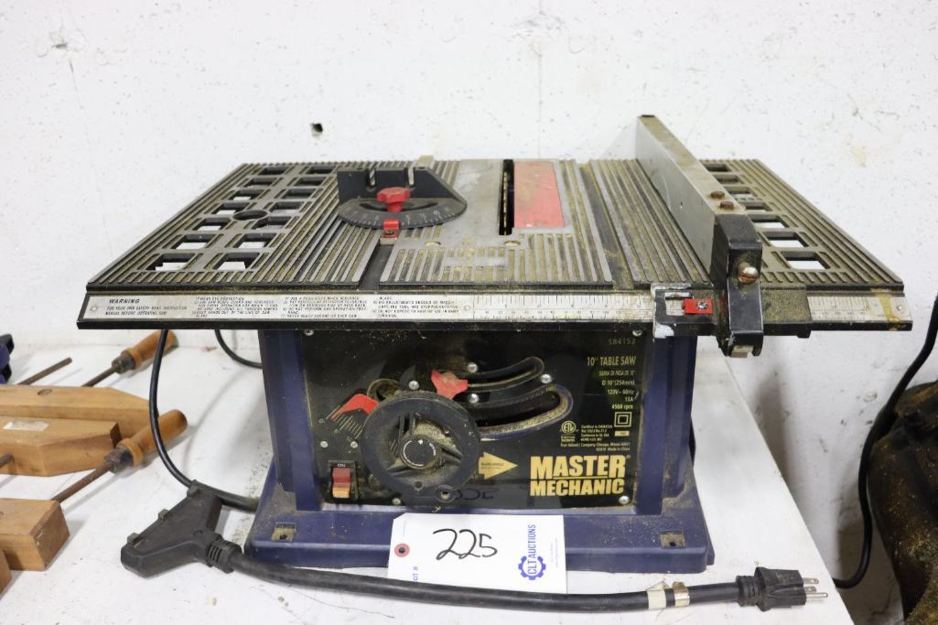 Master Mechanic 10" bench top table saw