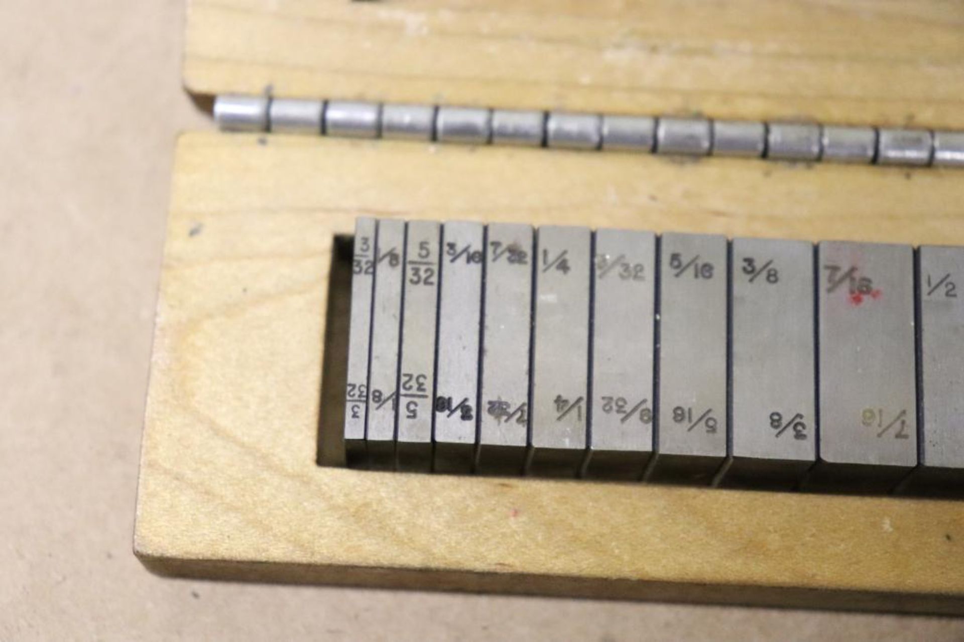 Gear measuring wires & gauge blocks - Image 8 of 10